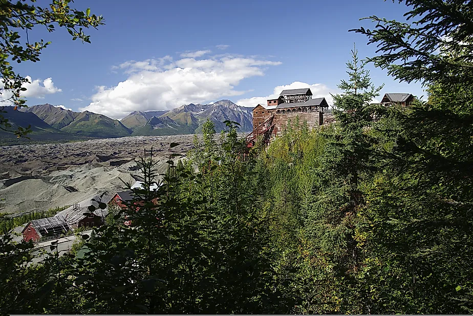 The now defunct Kennecott Concentration Mill, part of the Kennecott Copper Mine, overlooks the Kennecott Glacier and the Wrangell Mountains in southeast Alaska. By Michael F. Wacht - Own work, CC BY-SA 4.0, https://commons.wikimedia.org/w/index.php?curid=