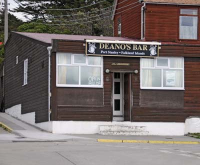 falkland islands, deano's bar