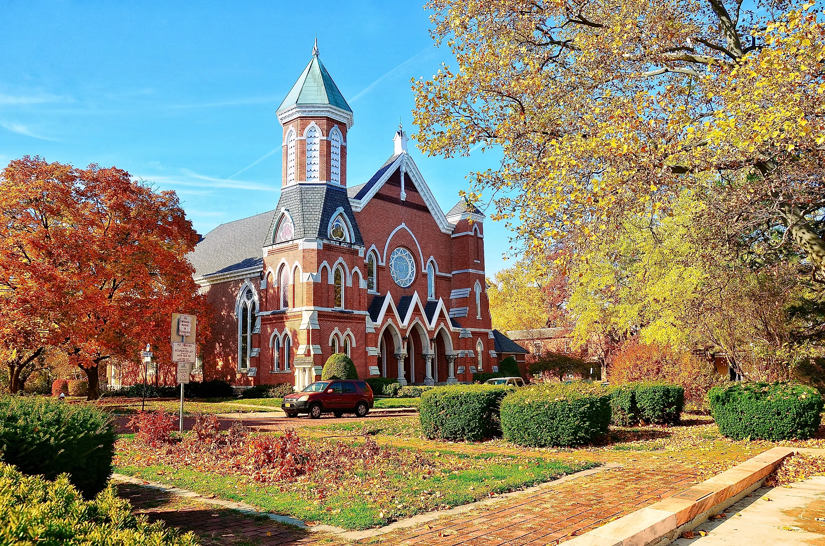 Presbyterian Church in Geneva, New York. By PQK / Shutterstock.com