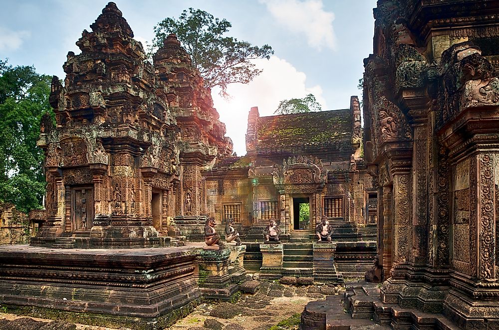 The beautiful carvings of Banteay Srei.
