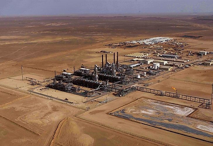 A petrochemicals processing facility sprawls out across the Algerian desert landscape.