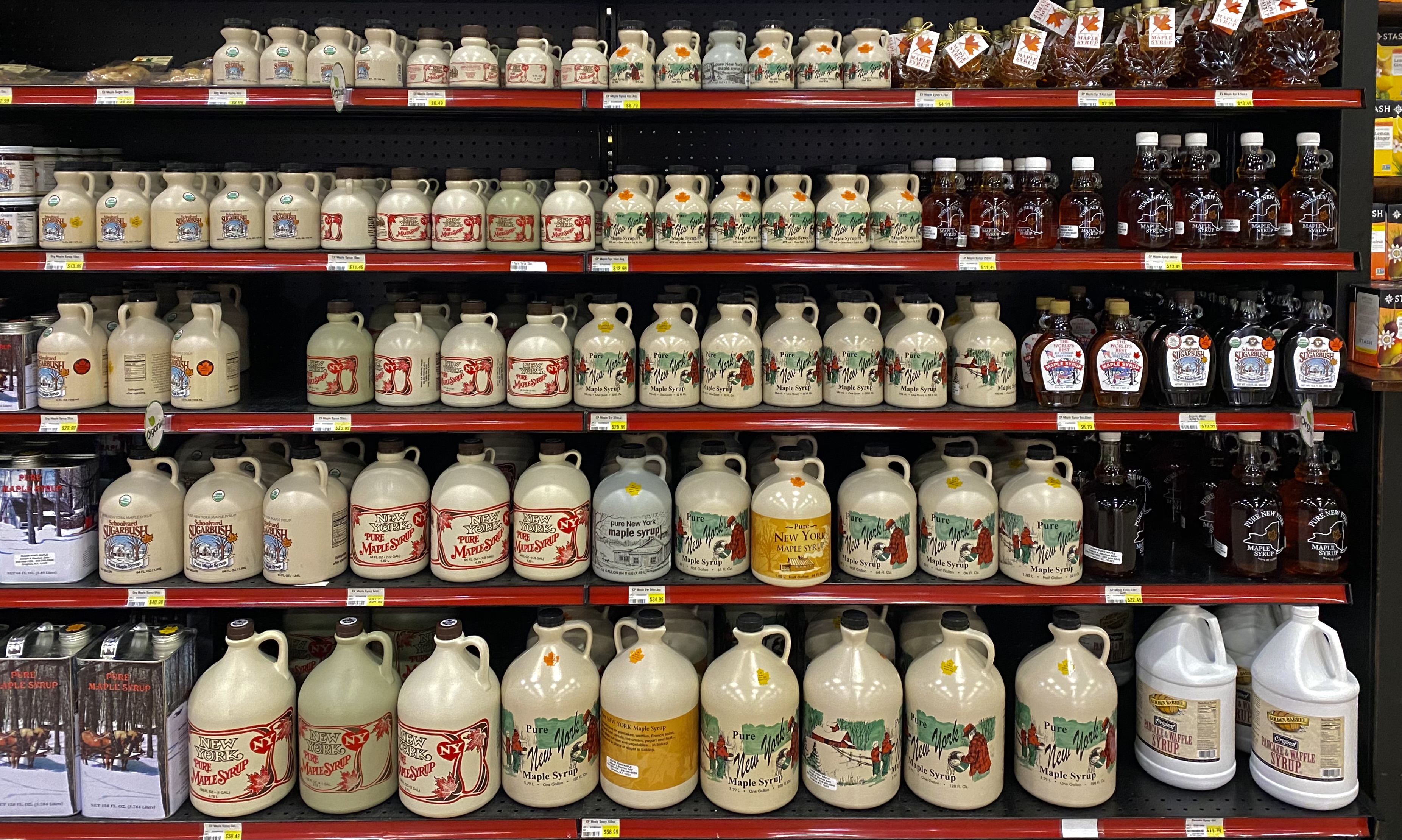 Maple syrup for sale at Sauders Store in Seneca Falls, New York. By Andre Carrotflower - Own work, CC BY-SA 4.0, Wikimedia Commons.