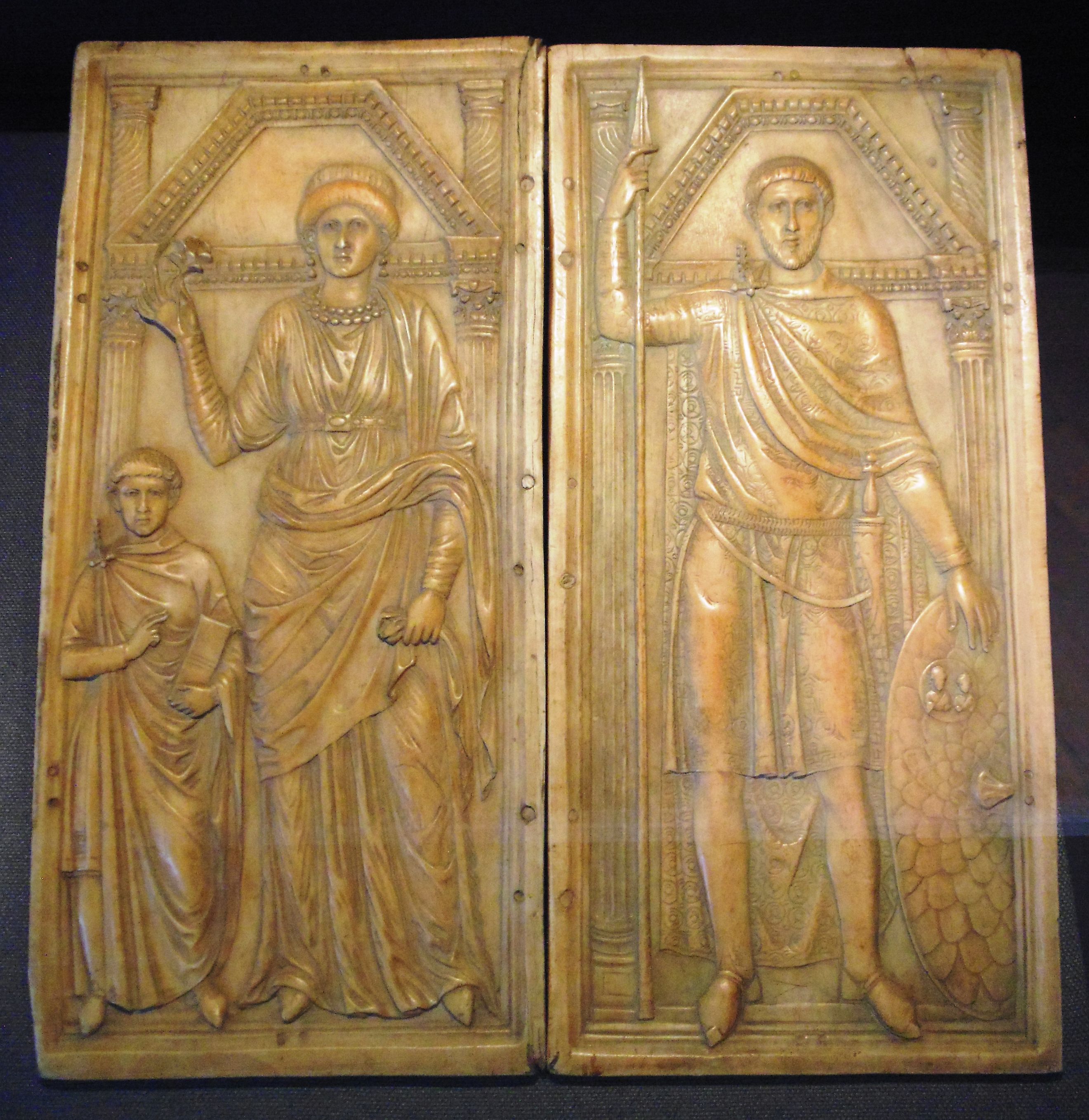 Bone diptych with a portrait of Stilicho. Credit: O.Mustafin, CC0, via Wikimedia Commons