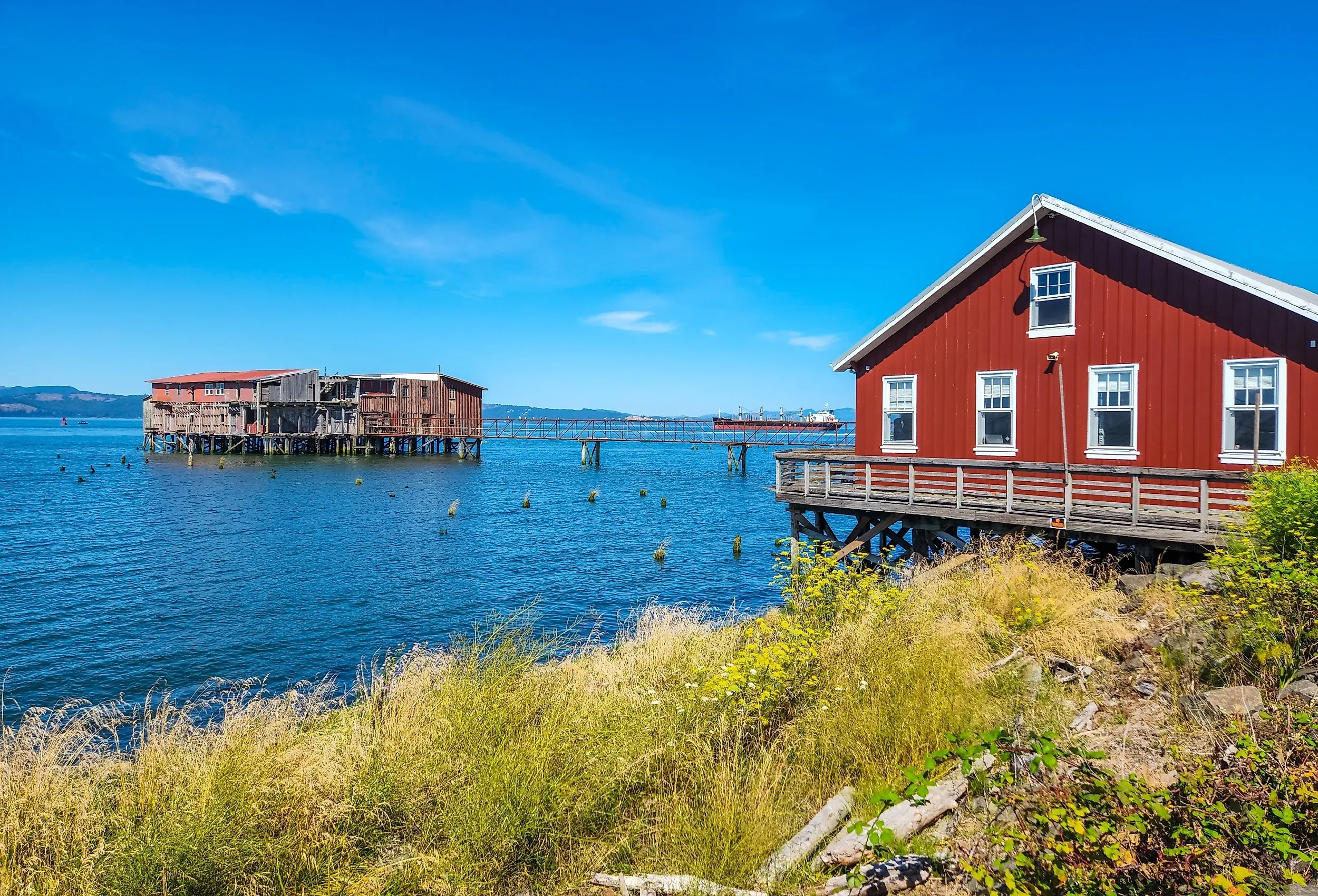 Astoria Riverwalk trail stretches along the city’s waterfront, following a portion of the Astoria and Columbia River Railroad.