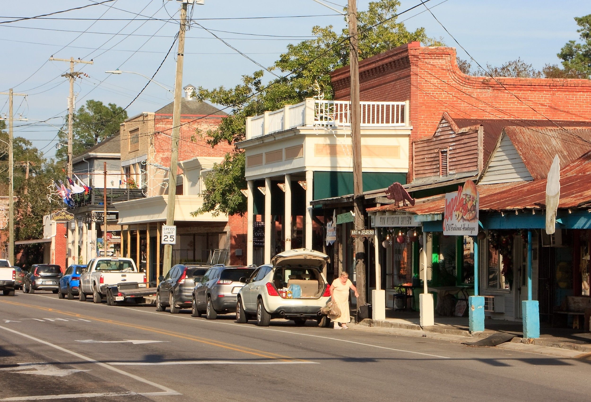 Downtown Breaux Bridge, Louisiana. Image credit danf0505 via Shutterstock