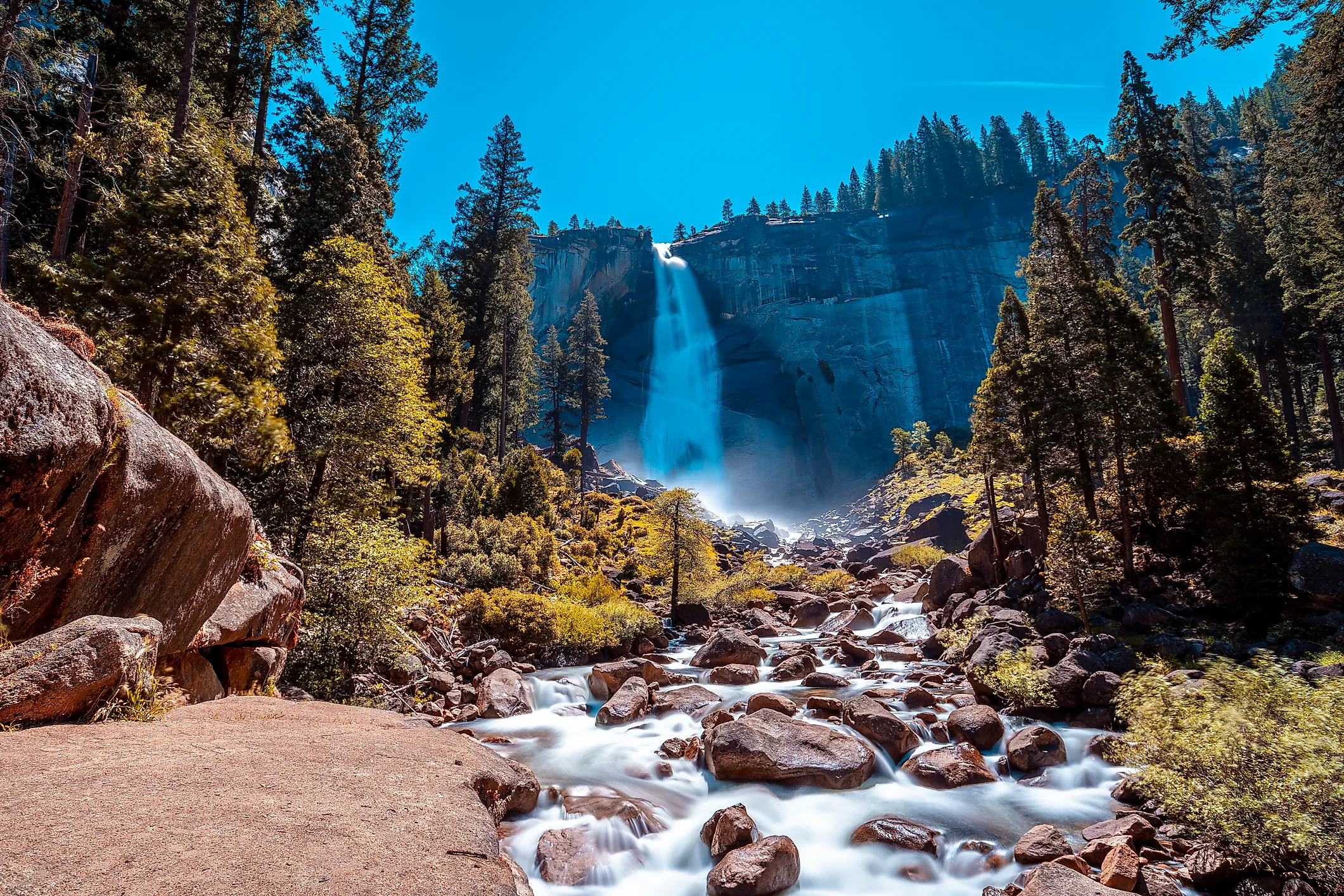 Vernal Falls, Yosemite National Park, California.