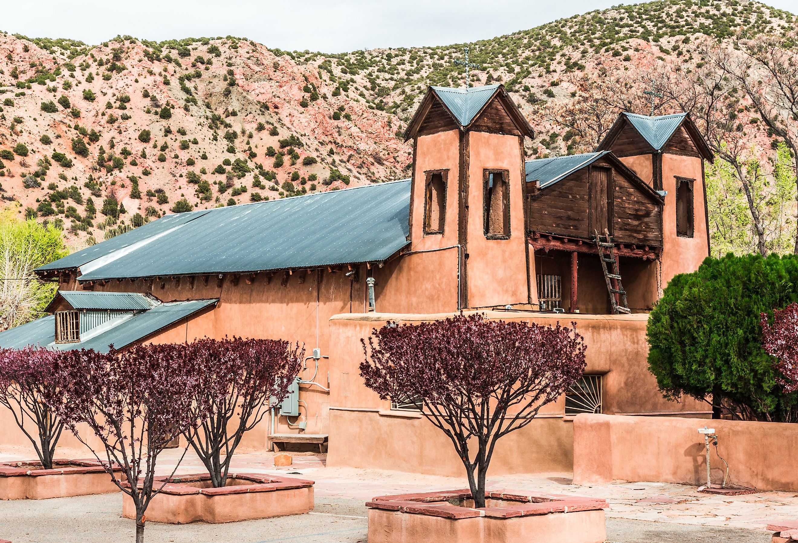 The historic catholic chapel in Chimayo, New Mexico.