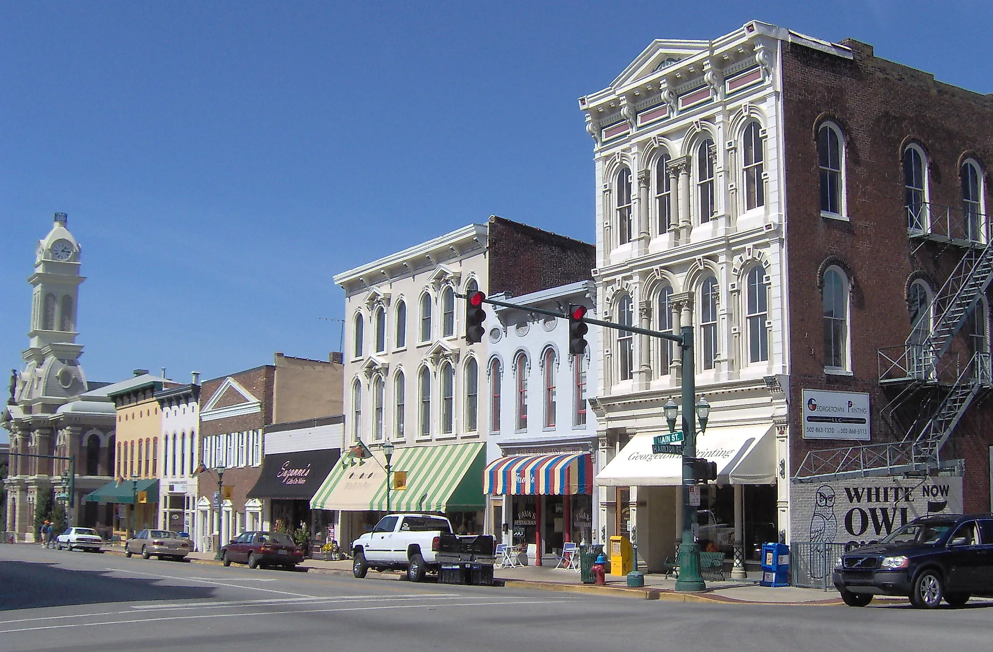 Downtown Georgetown, Kentucky. Image credit FloNight (Sydney Poore) and Russell Poore via Wikimedia Commons.