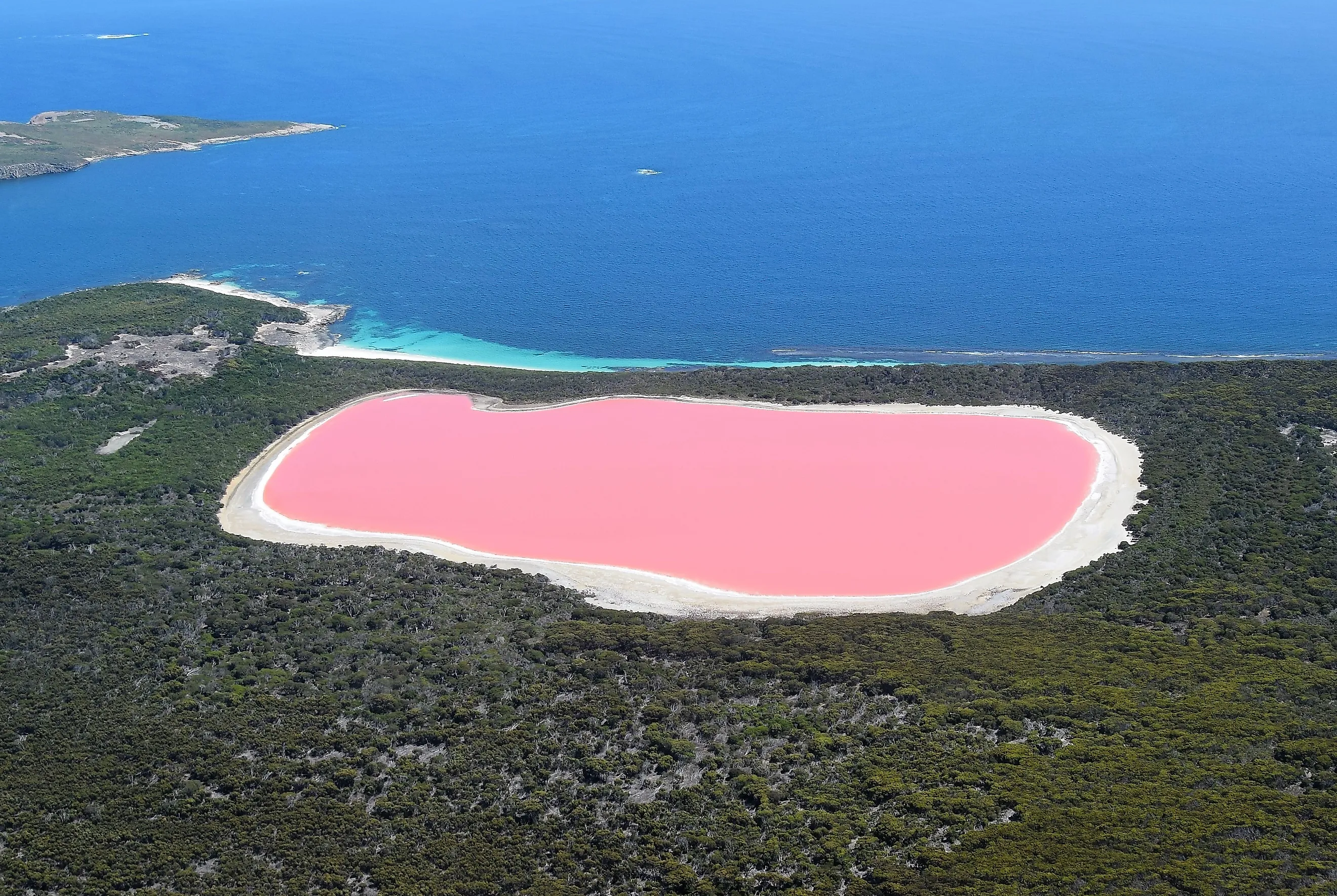 Lake Hillier Australia