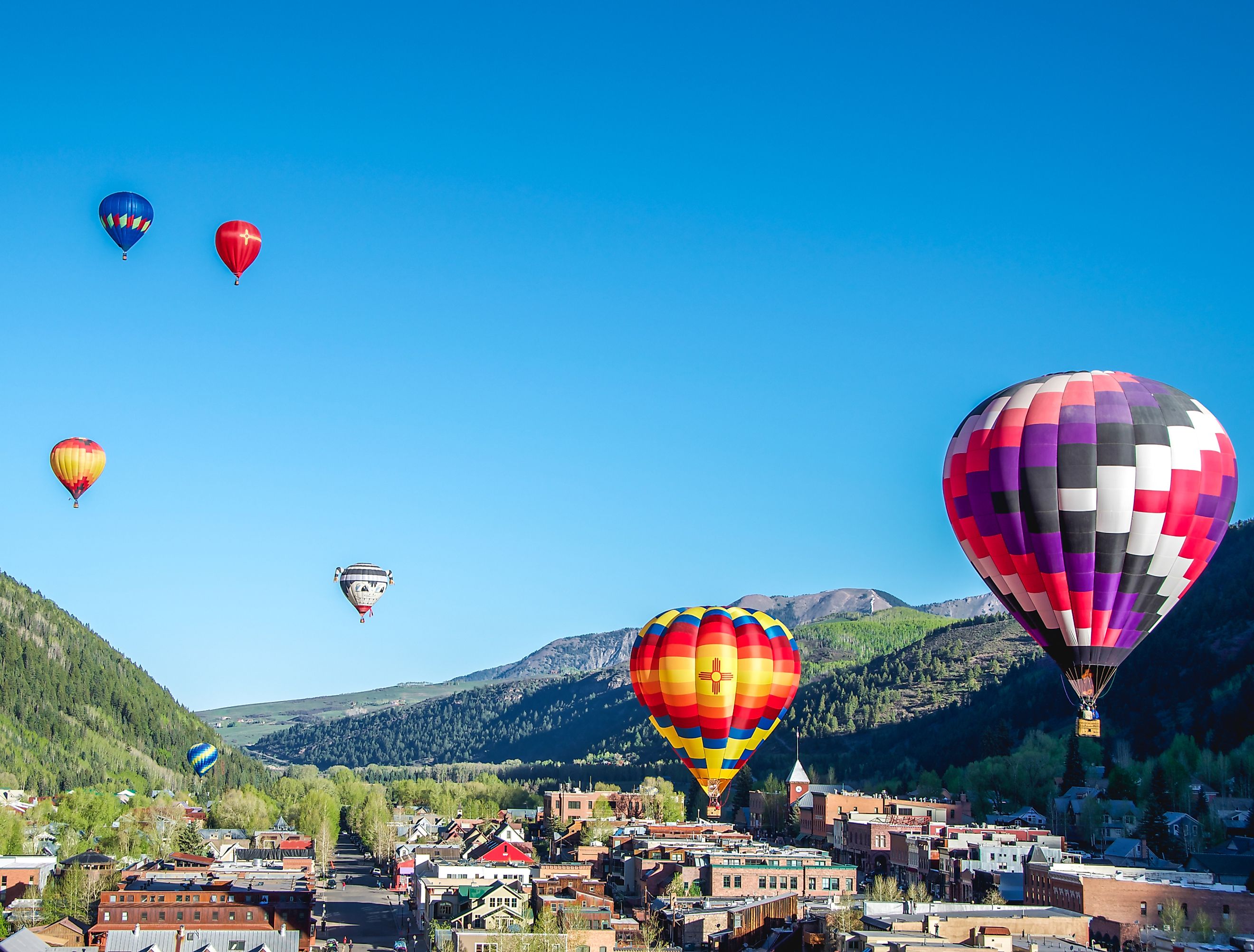 Rancho San Rafael regional park during Great Reno Balloon Race in Reno, Nevada. Editorial credit: topseller / Shutterstock.com