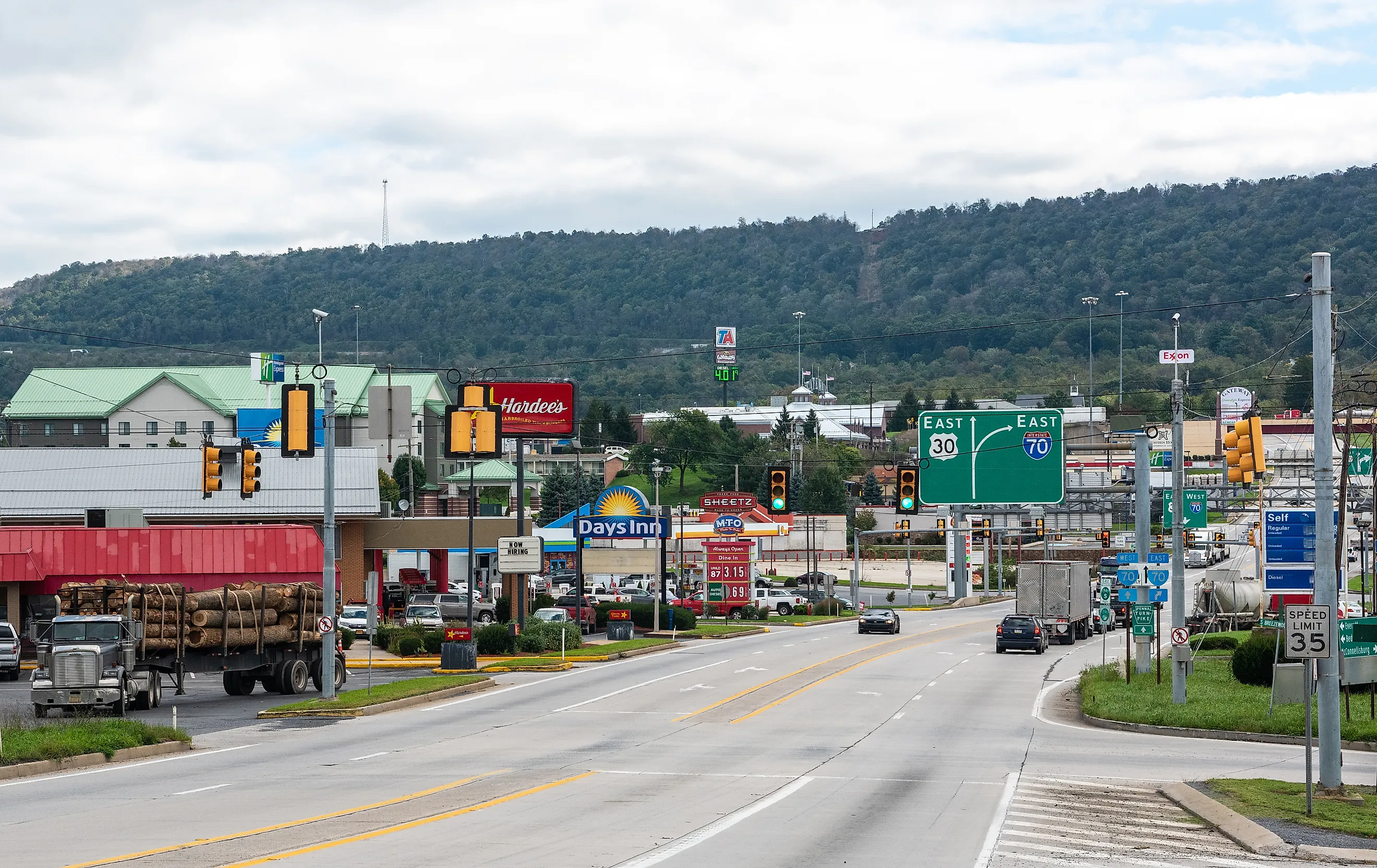Lincoln Hwy in Breezewood, Pennsylvania