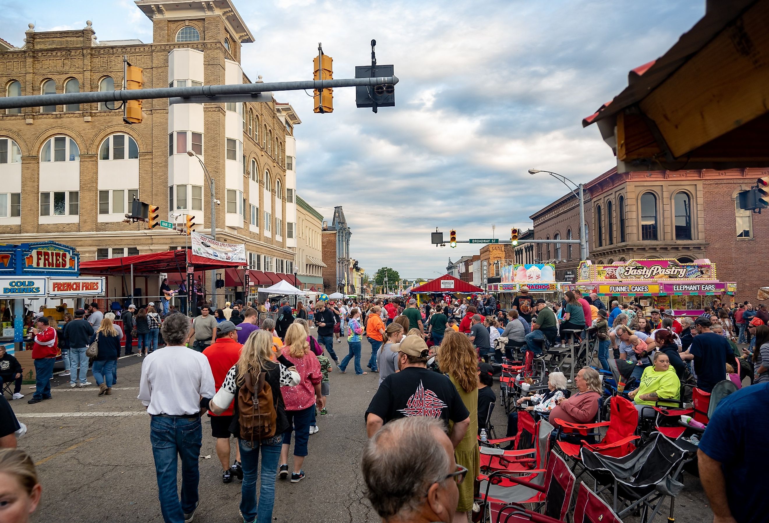 Streets of Jackson, Ohio, during the 2022 Apple Festival. Image credit Alyse Capaccio via Shutterstock