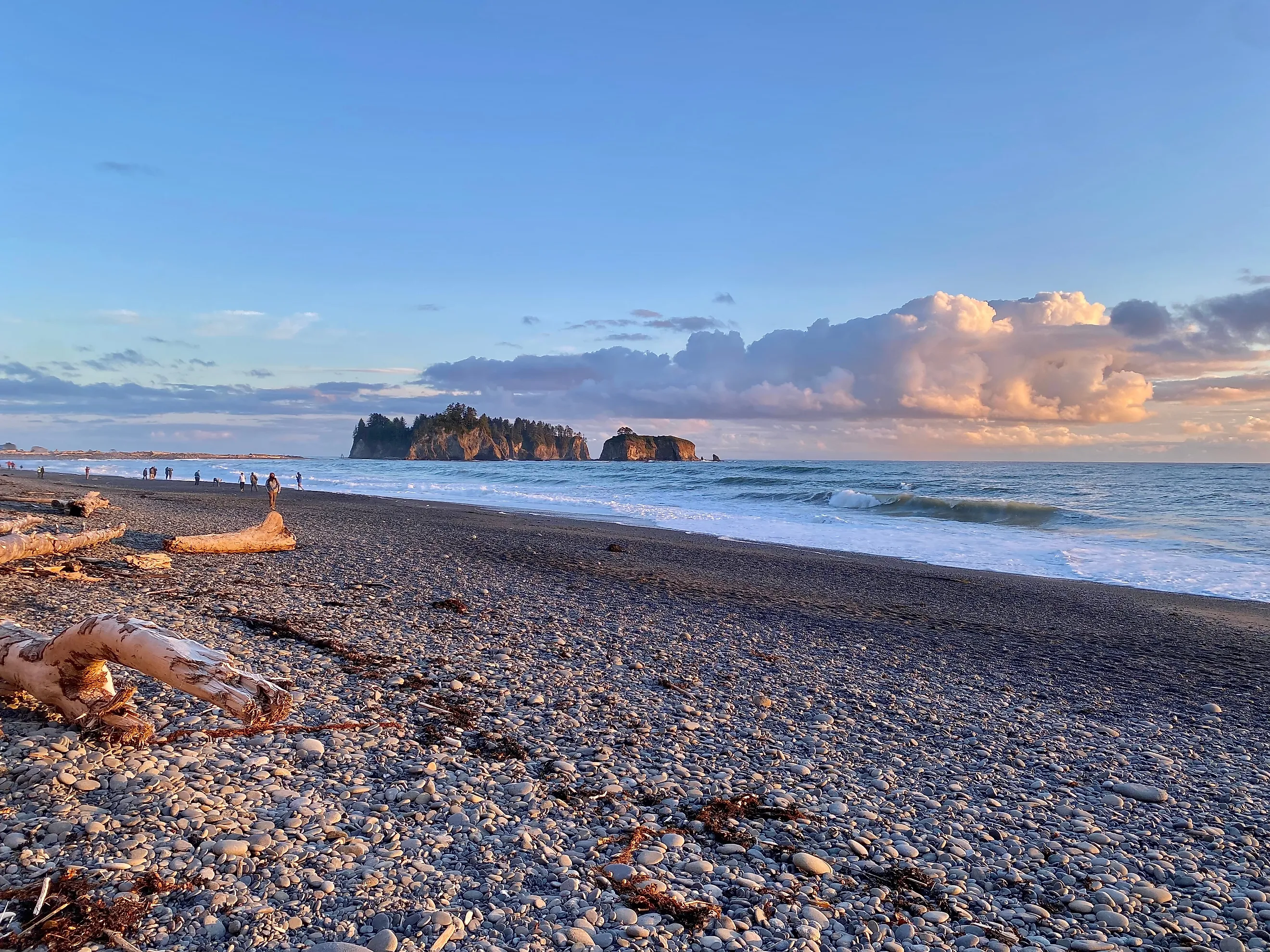 Rialto Beach at sunset in Mt. Olympic National Park