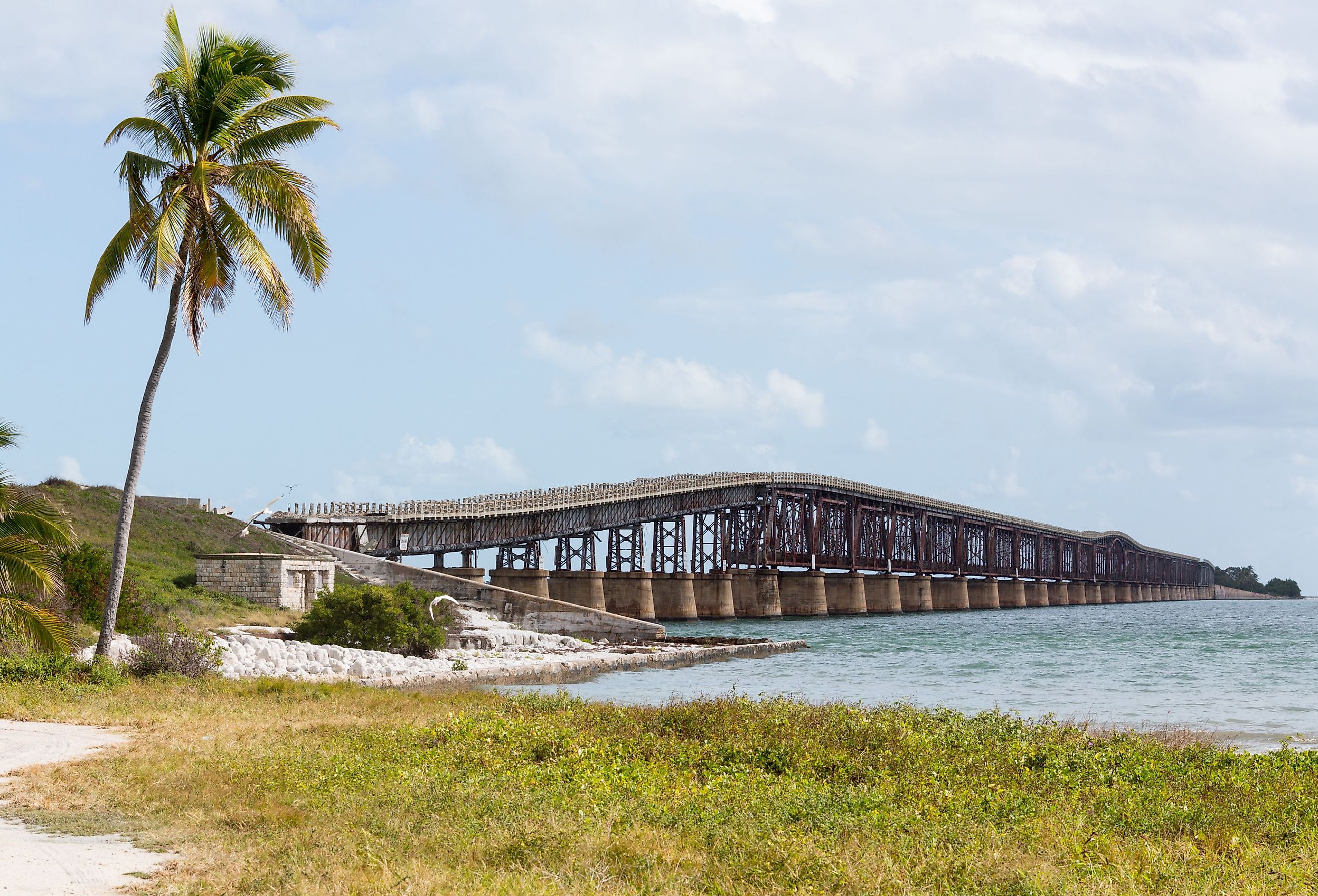 Old Bahia Honda rail bridge and heritage trail in Florida Keys by Route 1 Overseas Highway. Image credit Steve Heap via Shutterstock.