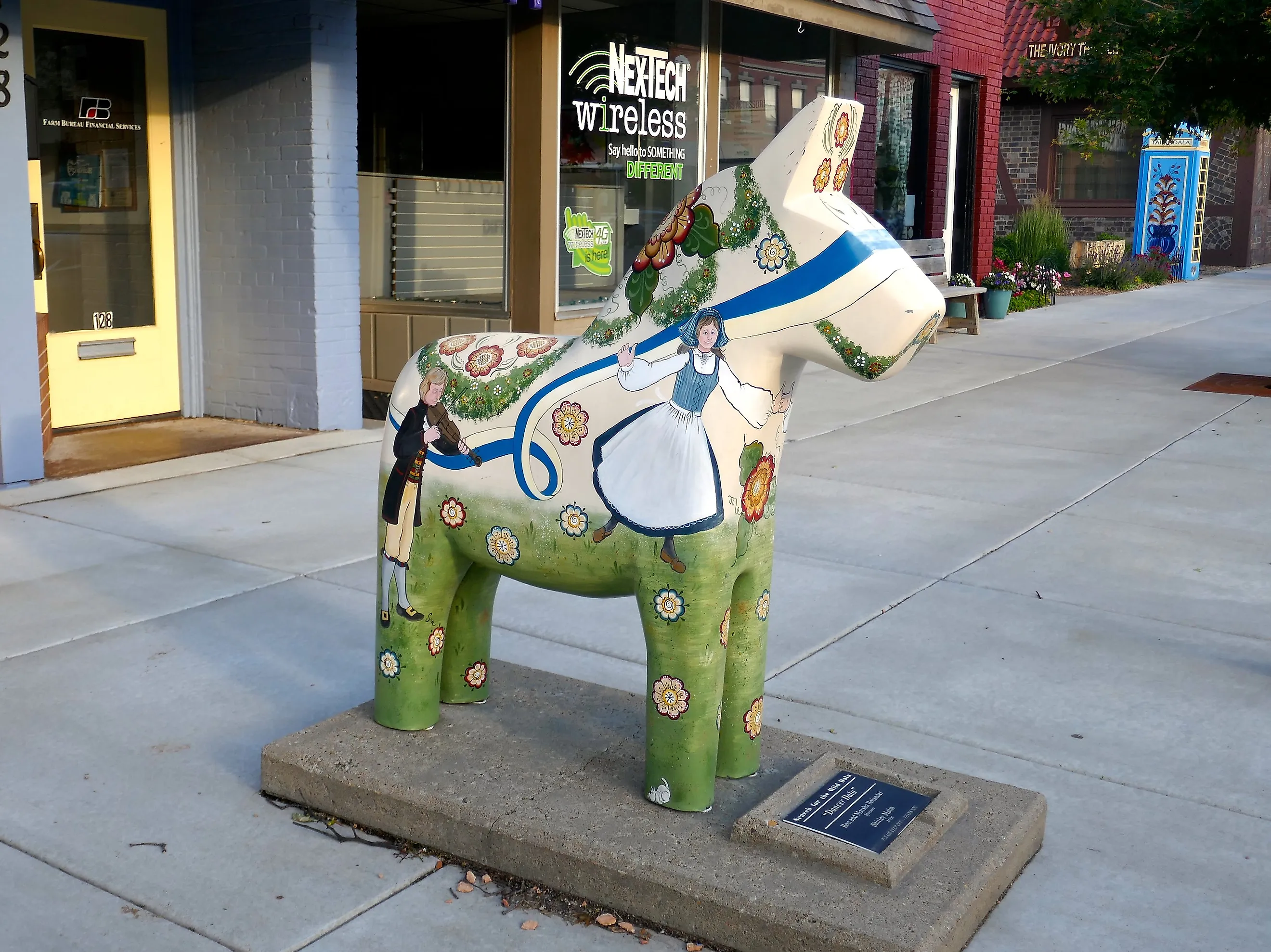 Swedish Dala horse in Lindsborg, Kansas. Image credit Ali Eminov via Flickr.com