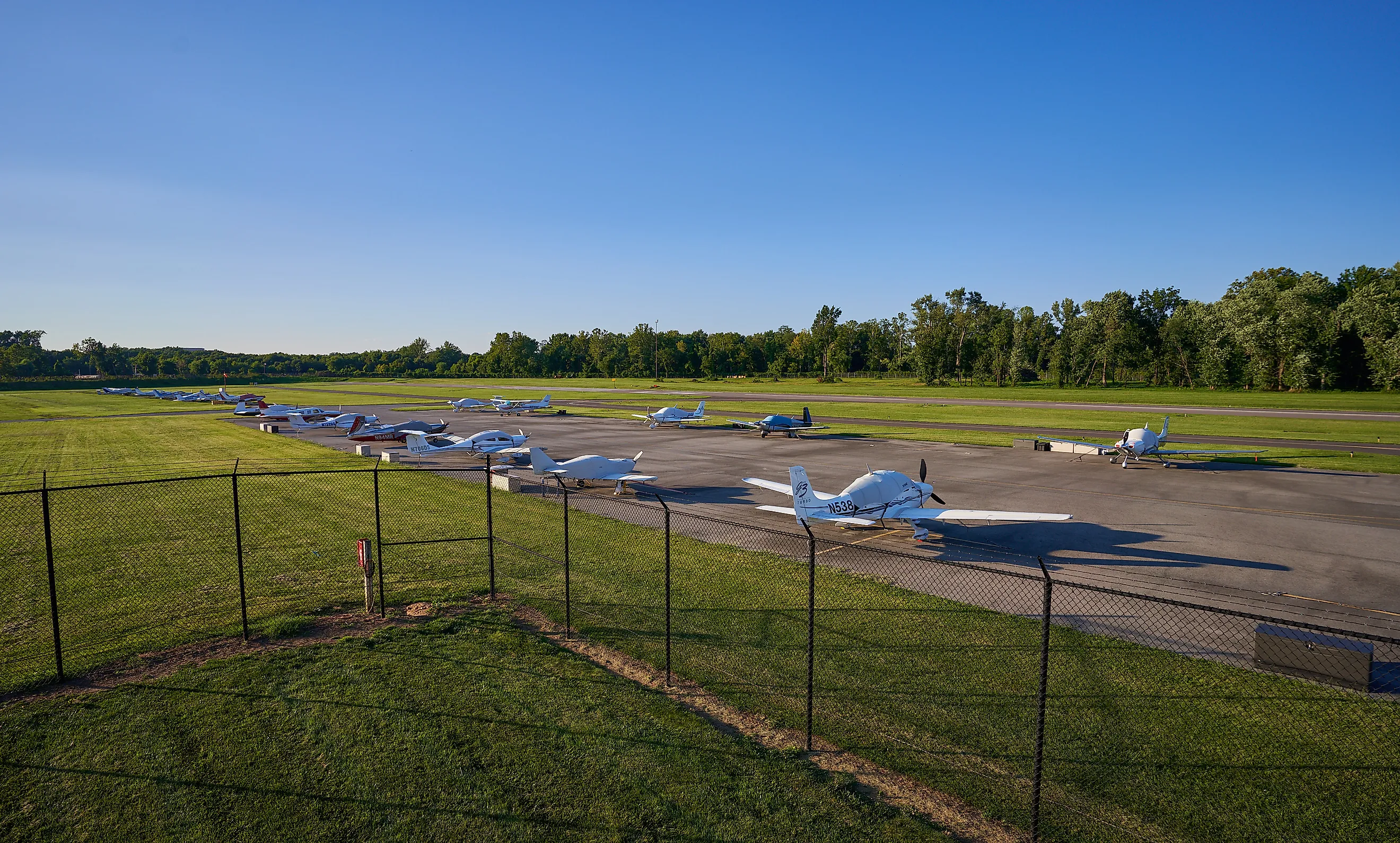 Planes parked at the College Park airport. By Blacktupelo - Own work, CC BY-SA 4.0, https://commons.wikimedia.org/w/index.php?curid=138930809
