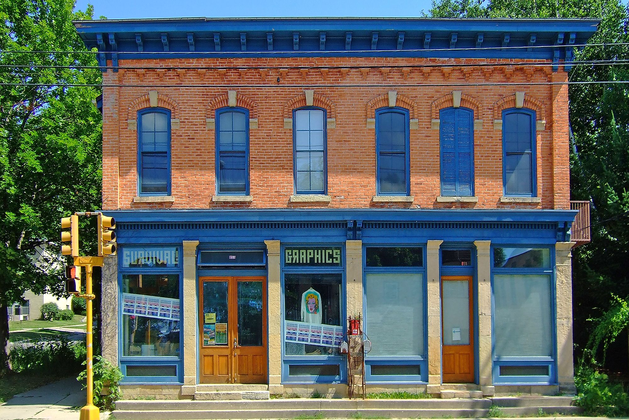 The Biederstaedt-Breitenbach Grocery at 851-853 Williamson Street in Madison, Wisconsin. By James Steakley - Own work, CC BY-SA 3.0.