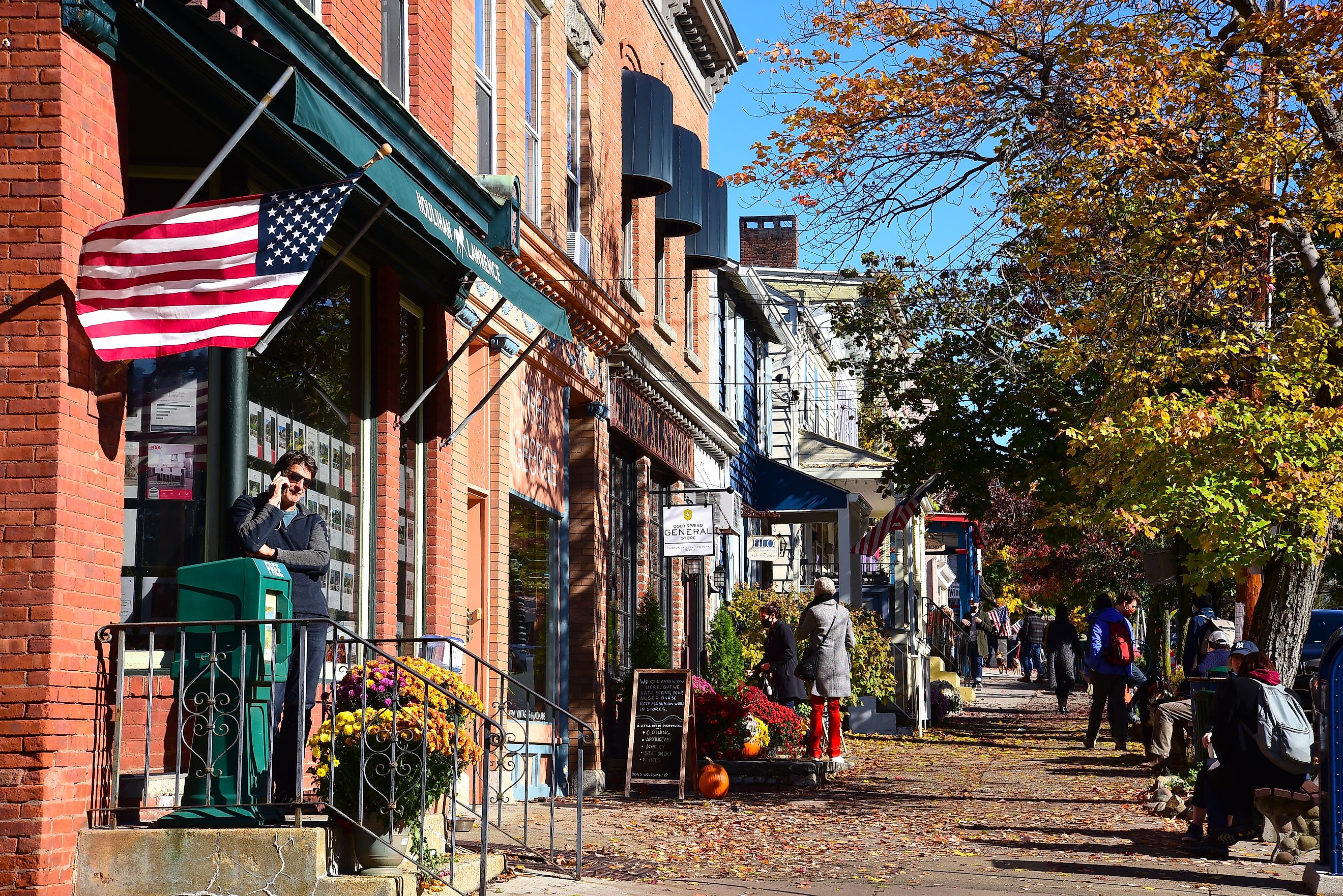 COLD SPRINGS, NEW YORK-OCTOBER 31, 2020: Sidewalk scene in Cold Springs, NY on a crisp Fall day.