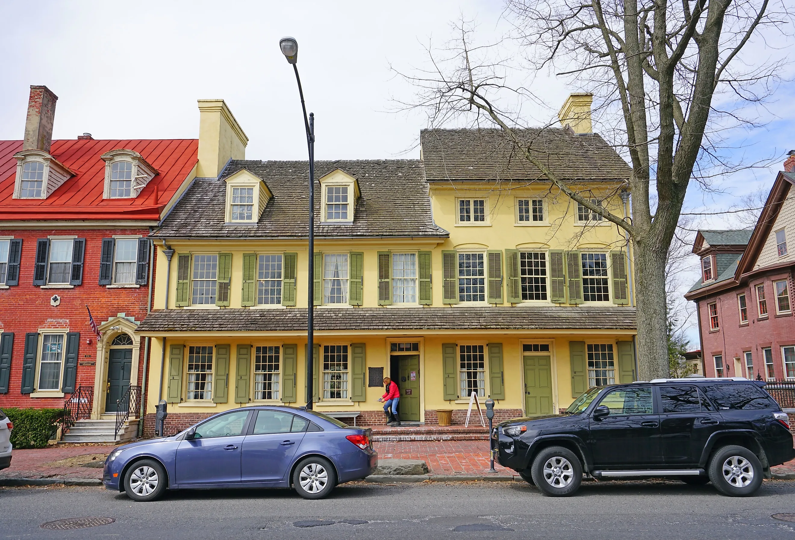 The Indian King Tavern in Haddonfield, now a museum, was the site of the 1777 meeting of the New Jersey State Assembly. Image credit EQRoy via Shutterstock.