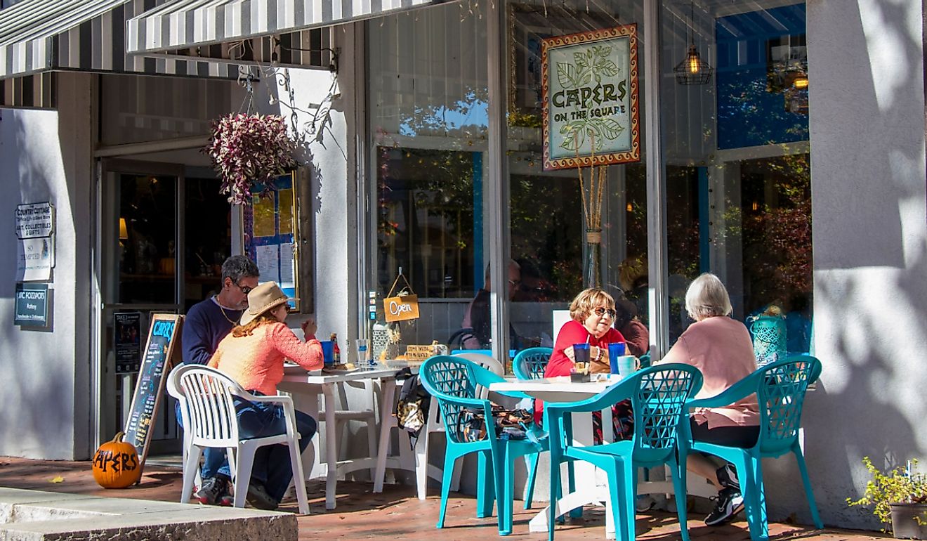 Dining in Dahlonega. Image credit Jen Wolf via Shutterstock.