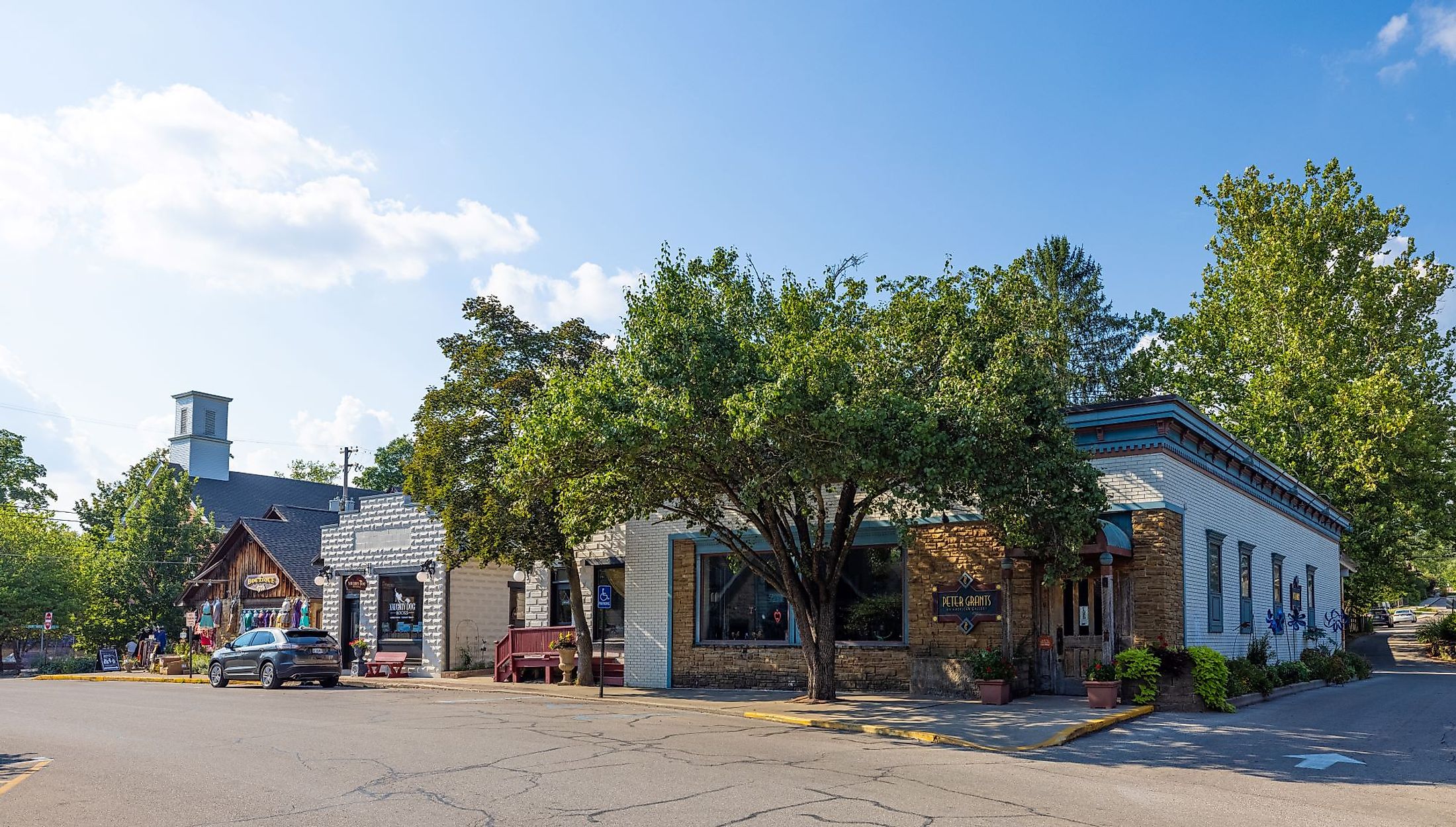 The business district on Main Street in Nashville, Indiana. Editorial credit: Roberto Galan / Shutterstock.com