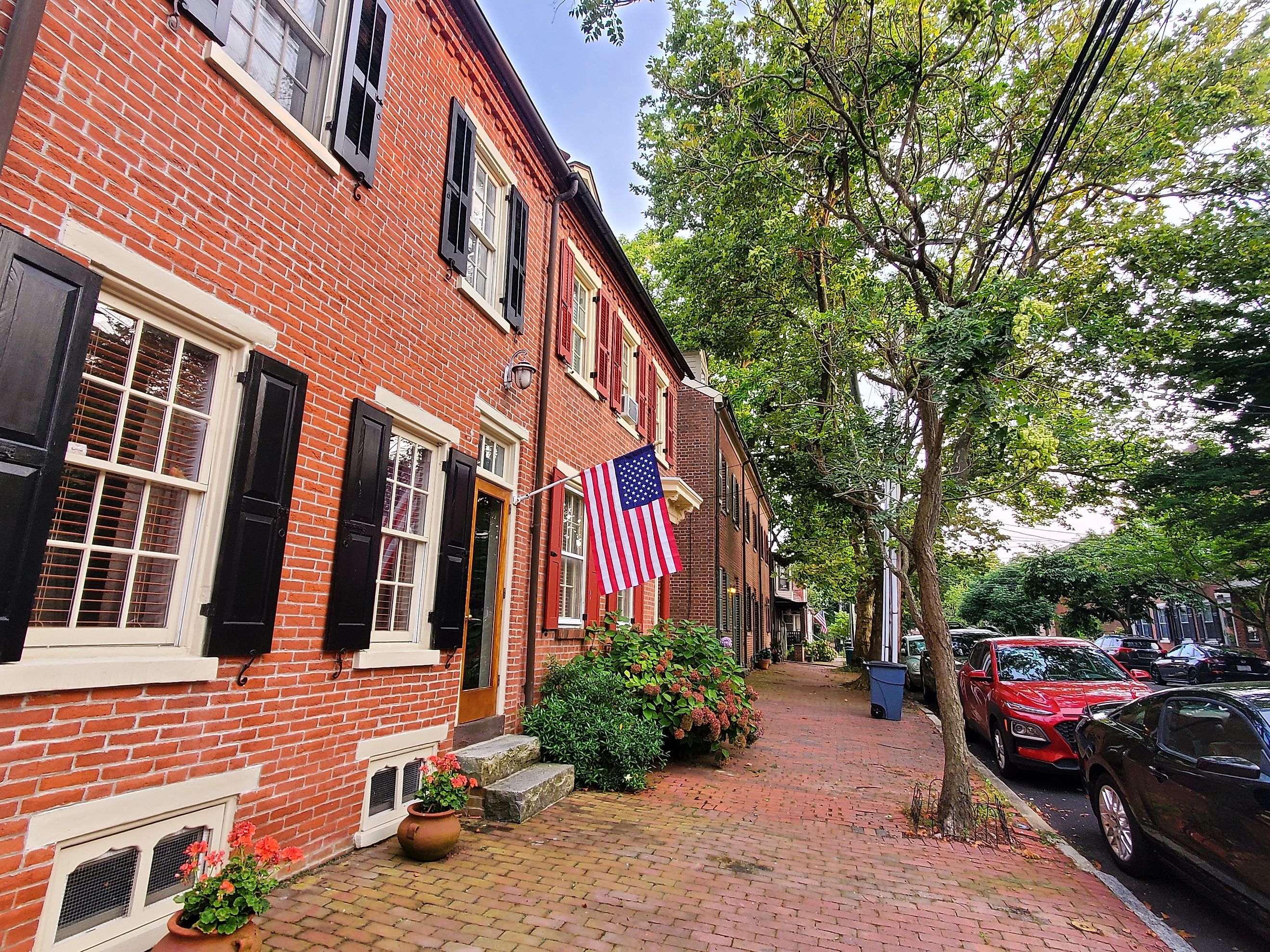 Row homes in New Castle, Delaware. (Khairil Azhar Junos / Shutterstock.com)