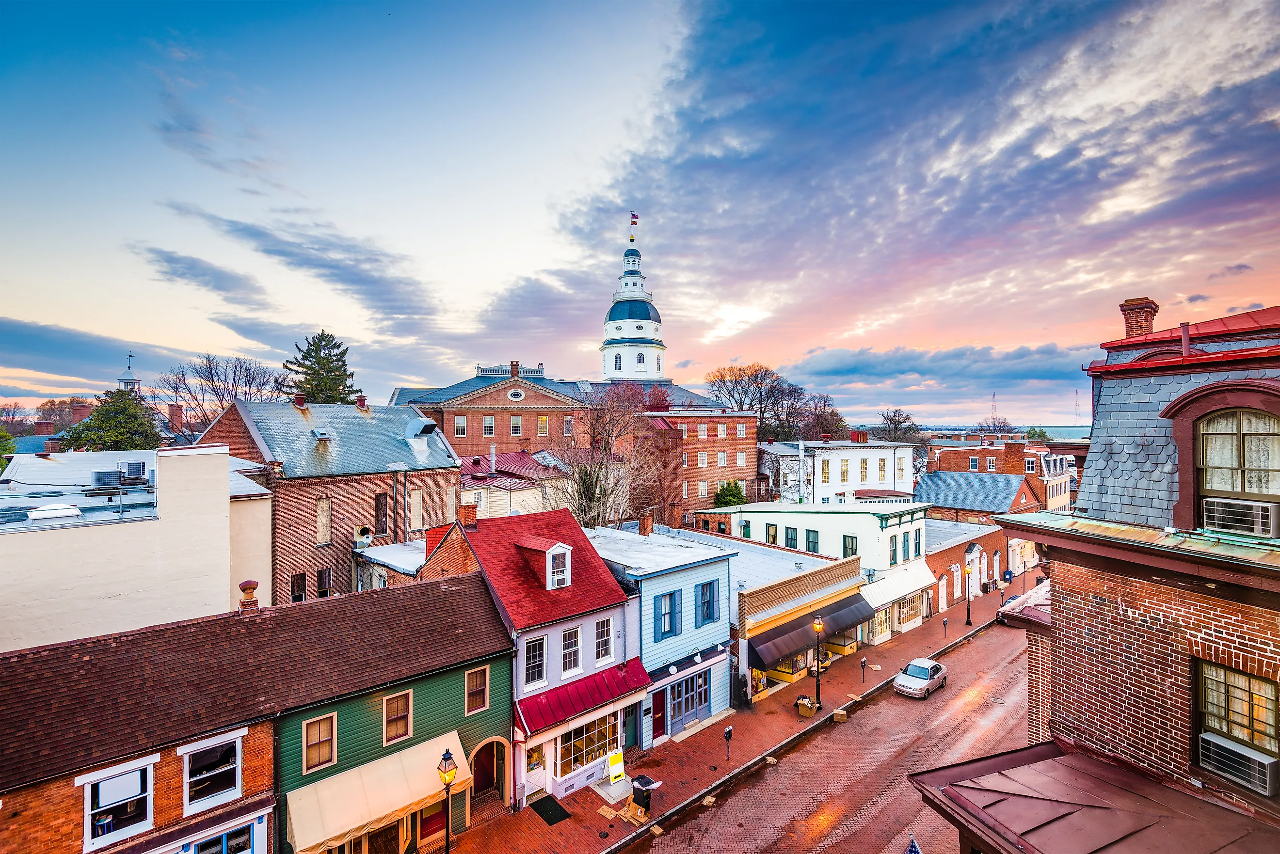 Annapolis, Maryland, USA downtown view over Main Street with the State House