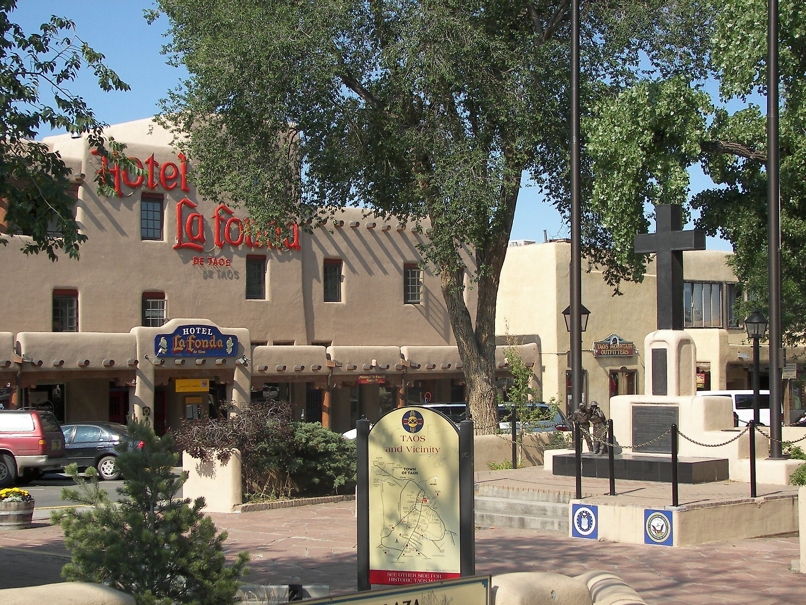 Taos Plaza and the Hotel La Fonda via Wikicommons