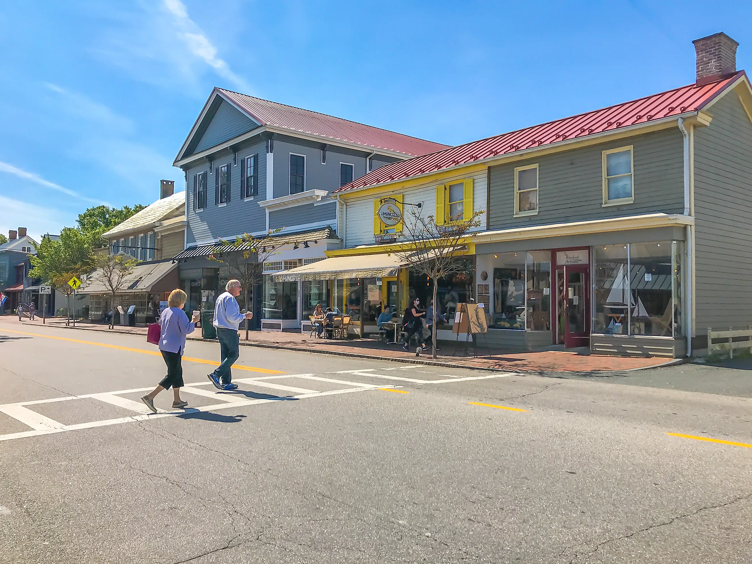 Local businesses in downtown St. Michaels, Maryland. Editorial credit: MeanderingMoments / Shutterstock.com.