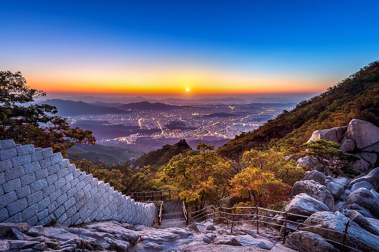 Sunrise at Bukhansan National Park. Image credit: Guitar photographer/Shutterstock.com