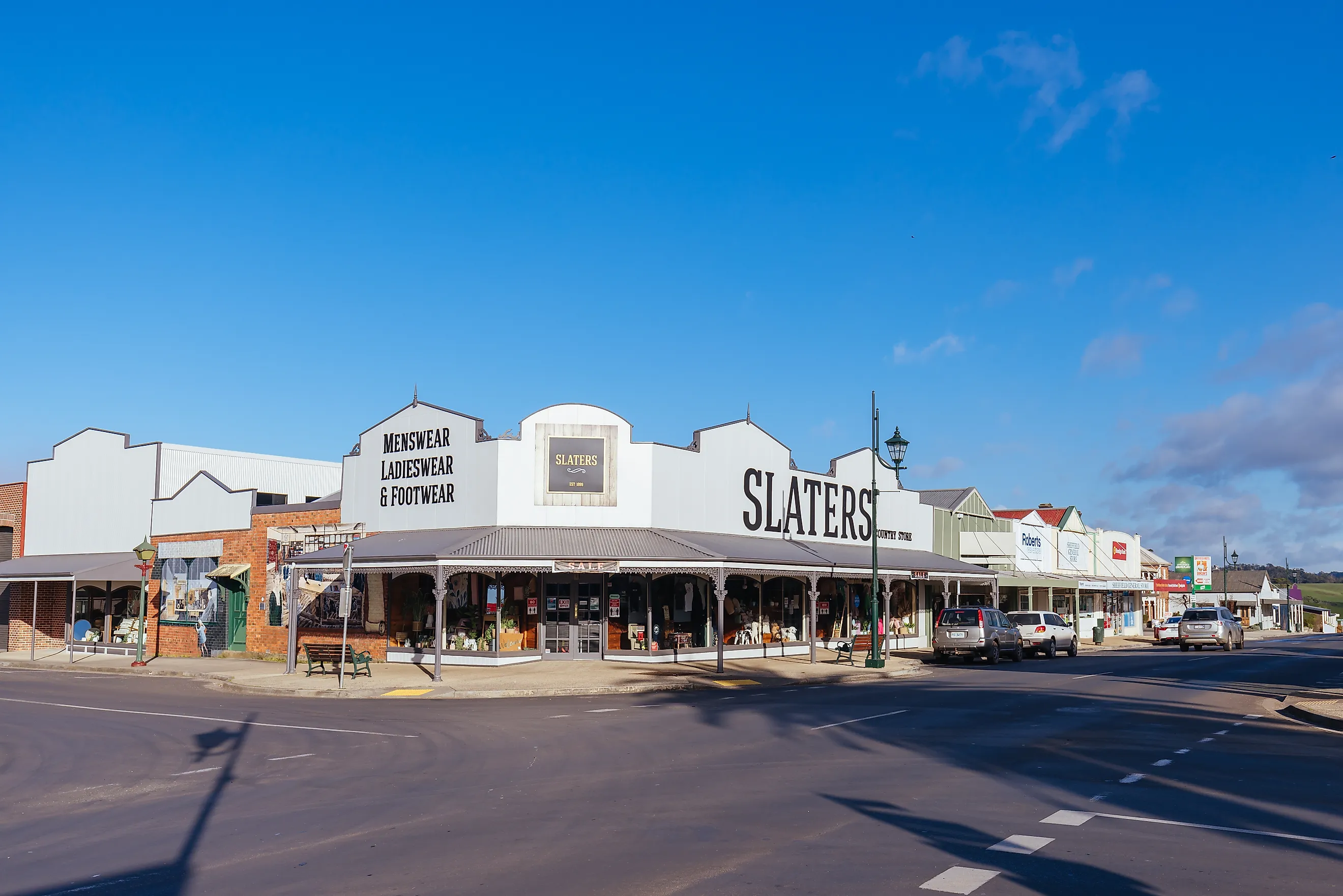 The Main Street in Sheffield, Tasmania, Australia. Image credit: FiledIMAGE / Shutterstock.com.