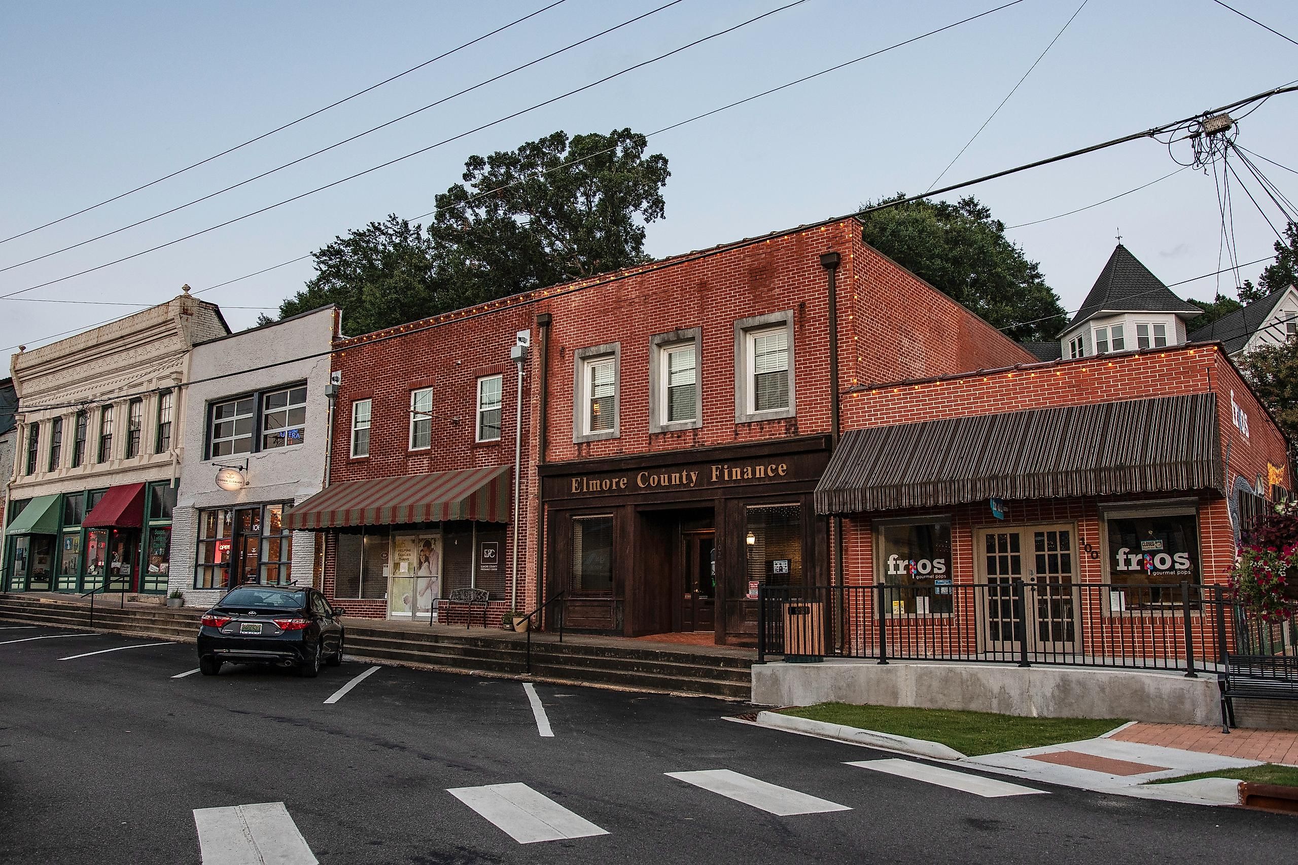 Company Street in the historic district of Wetumpka, Alabama. Image credit JNix via Shutterstock.com