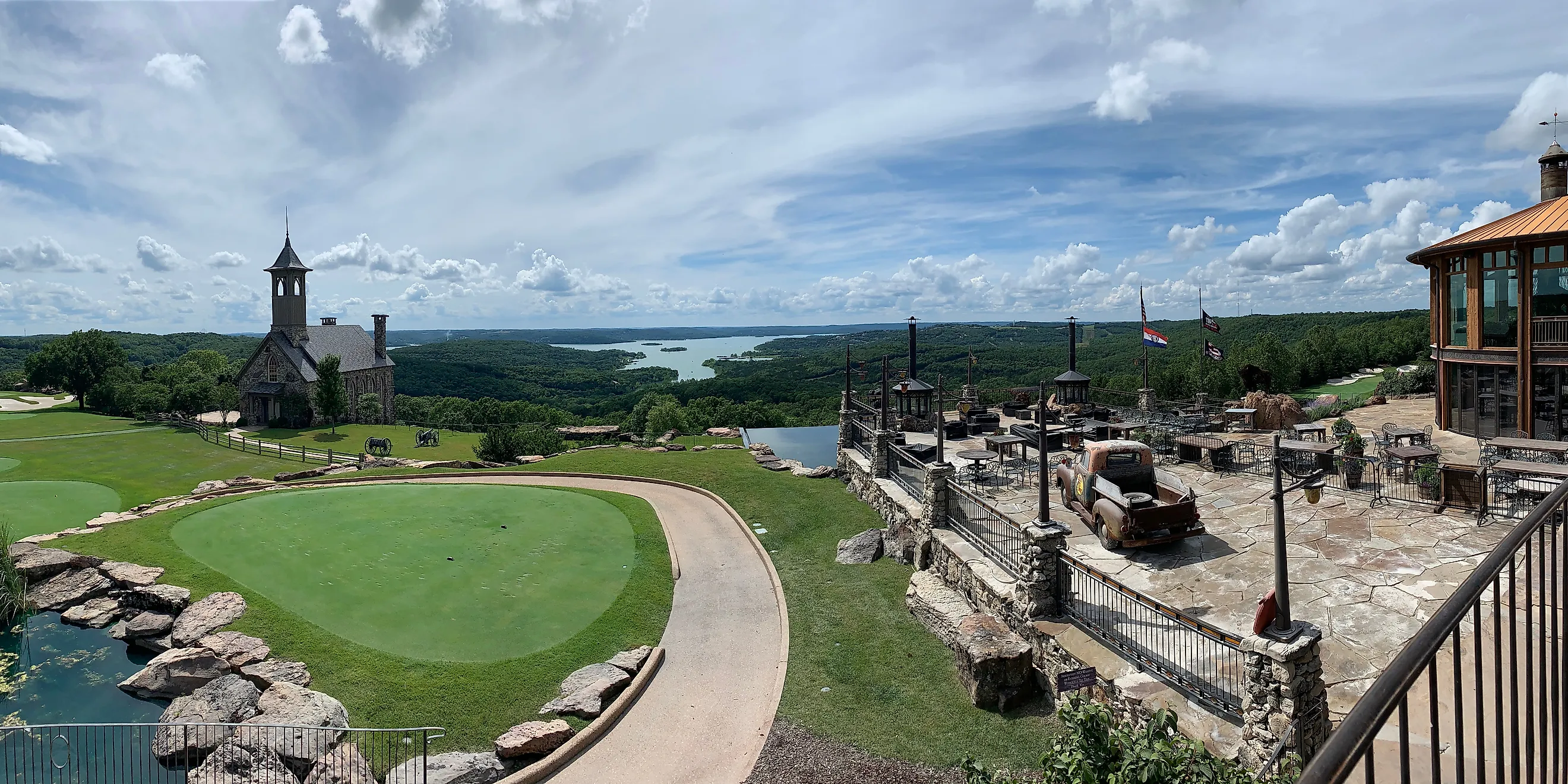 Top of the Rock in Branson, MO. Via Shutterstock / Design Lab 443.
