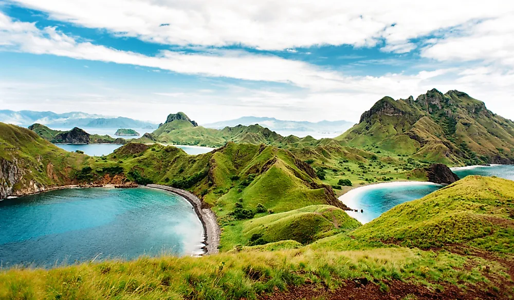 The climate of Indonesia is influenced by its archipelagic state.
