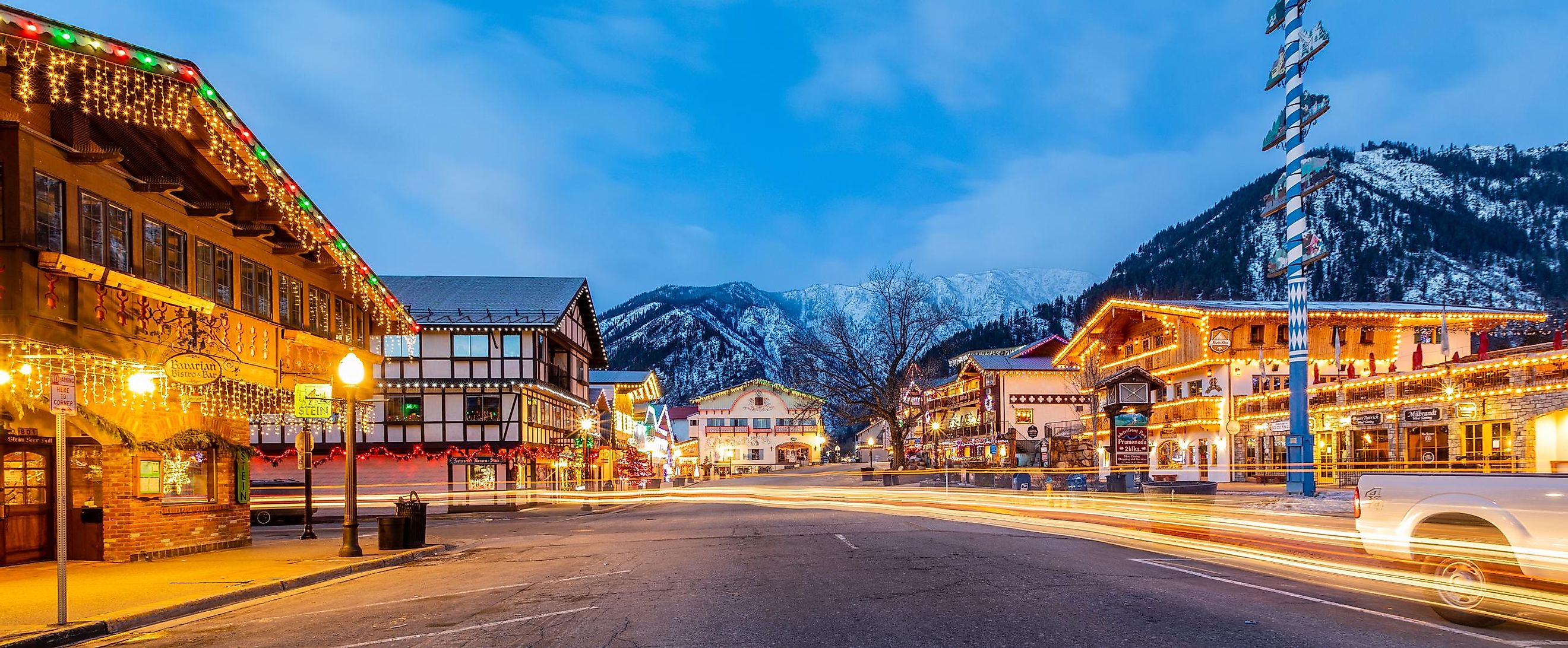 The charming town of Leavenworth, Washington, adorned with a brilliant display of festive lights, creating a magical winter holiday atmosphere. Editorial credit: Mark A Lee / Shutterstock.com