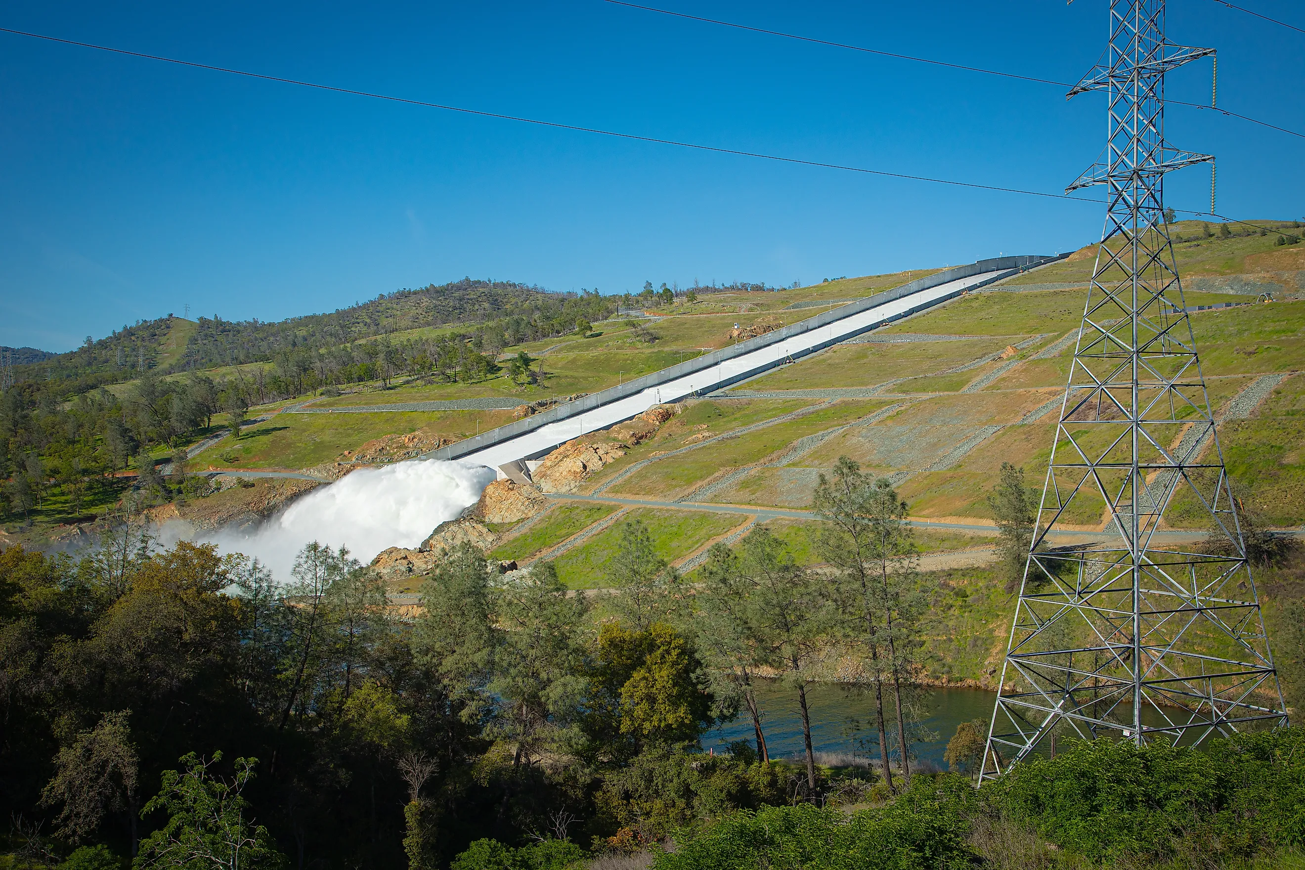 Water flowing down the Oroville Dam spillway. 