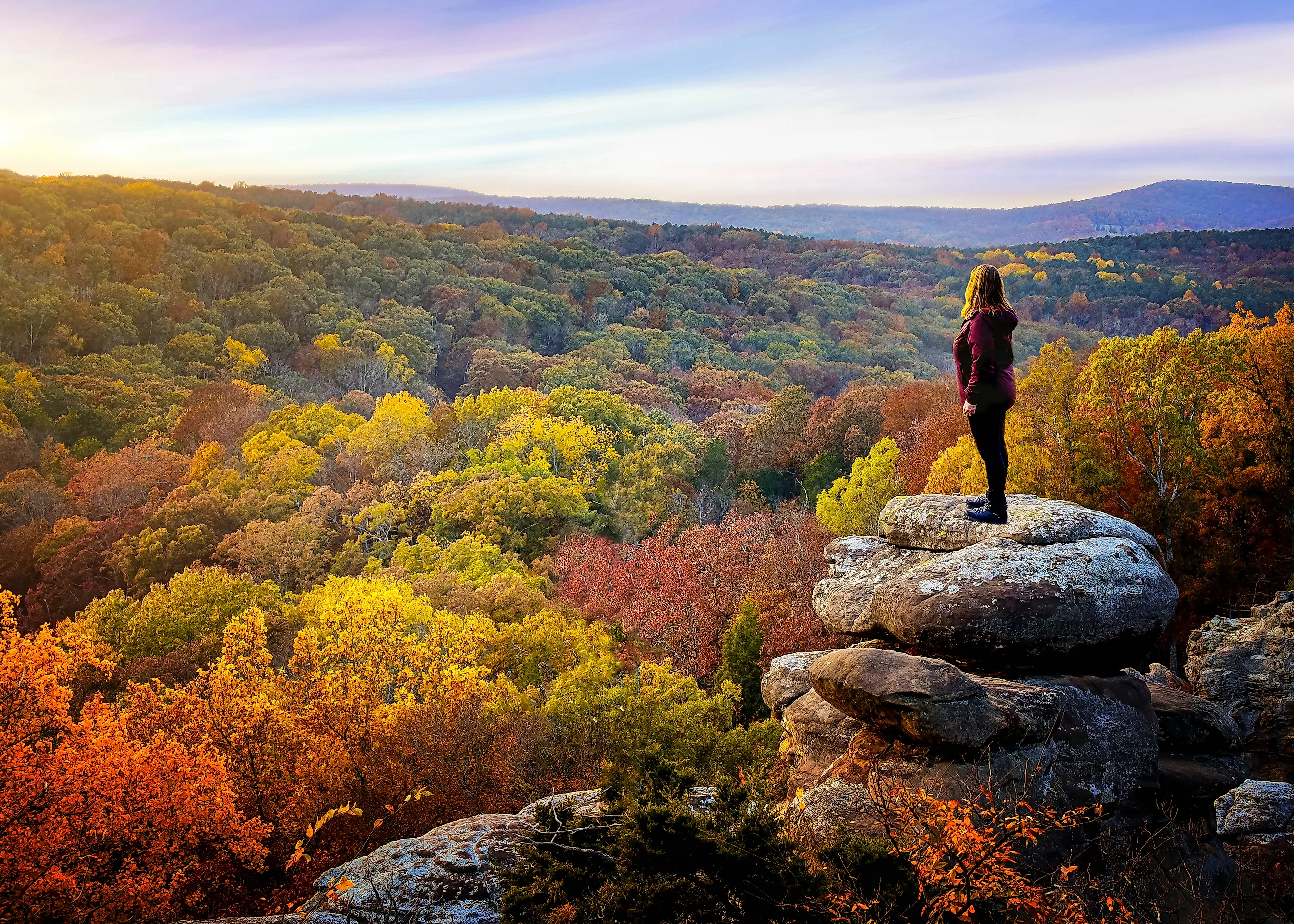 Fall scenery at the Garden of the Gods Wilderness in Illinois.