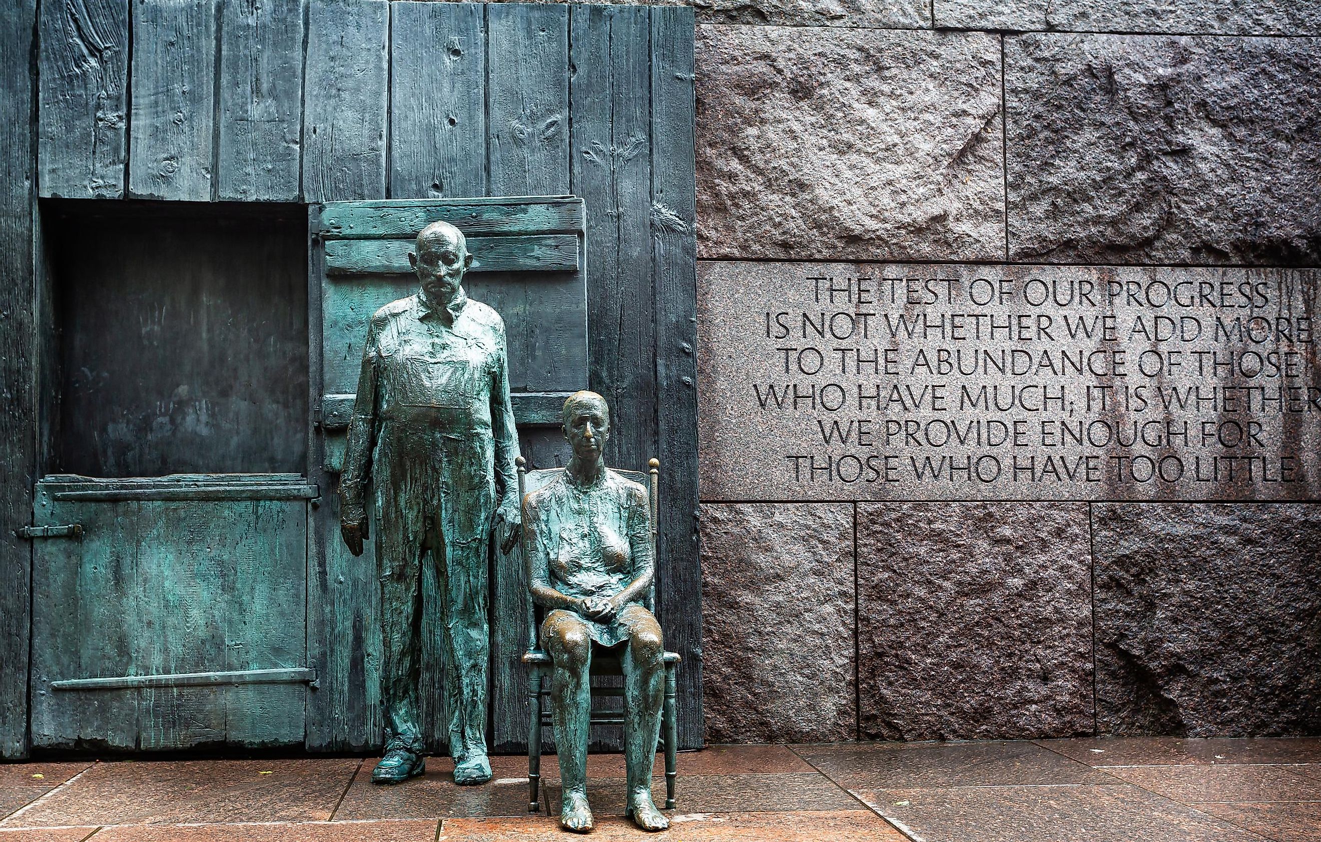 Statues depicting the Great Depression in the 1930s in The Franklin Roosevelt Memorial in Washington DC, USA.