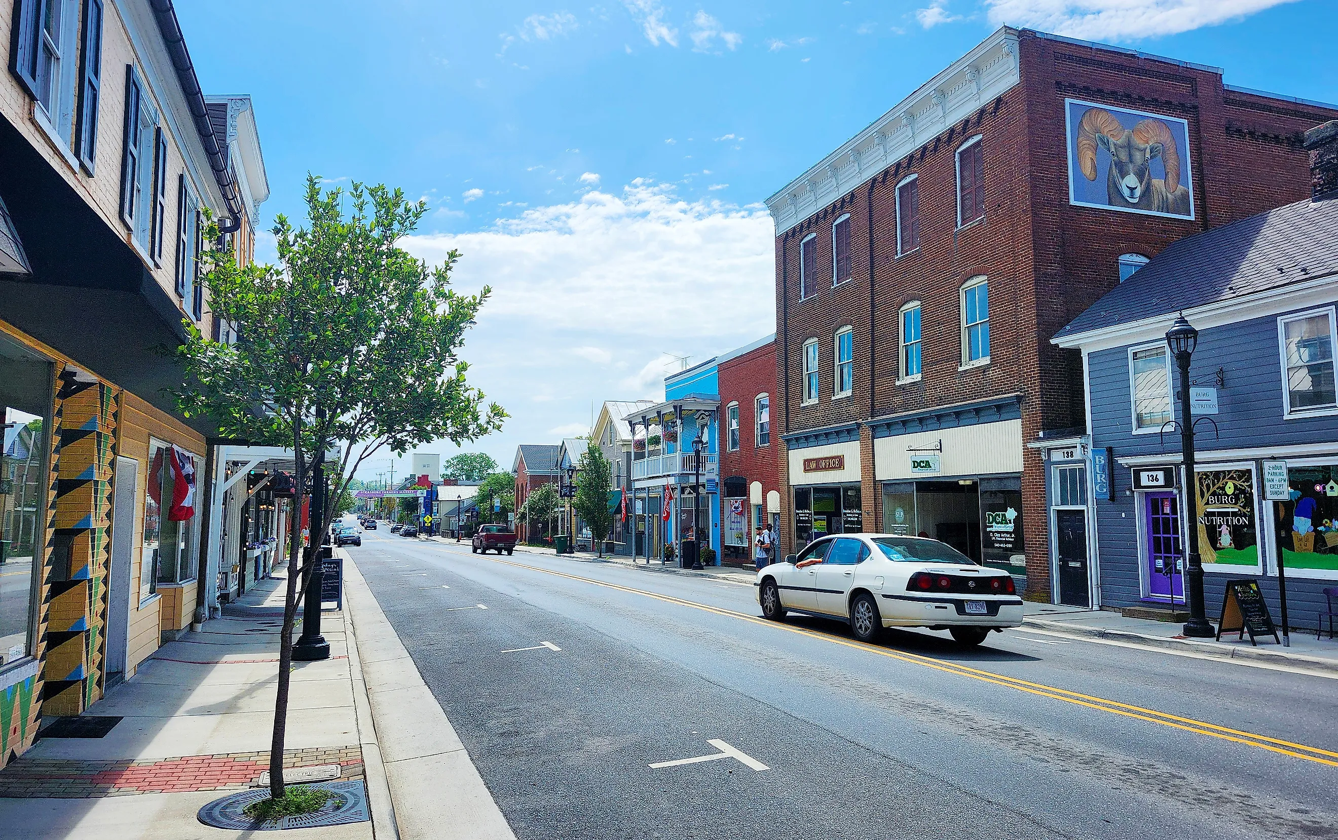 Street in Strasburg, Virginia, via refrina / Shutterstock.com