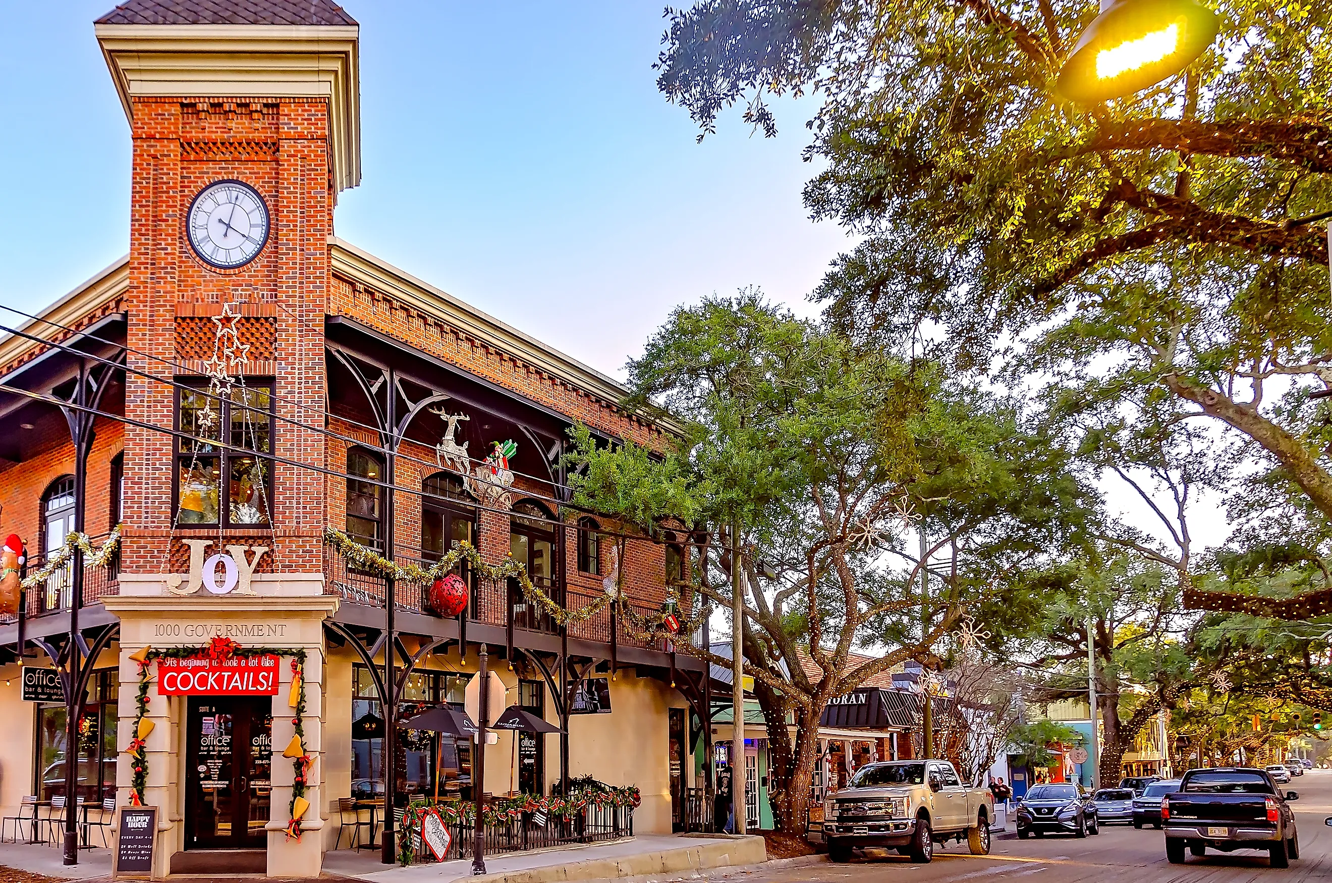 Downtown Ocean Springs, Mississippi. Carmen K. Sisson / Shutterstock.com.