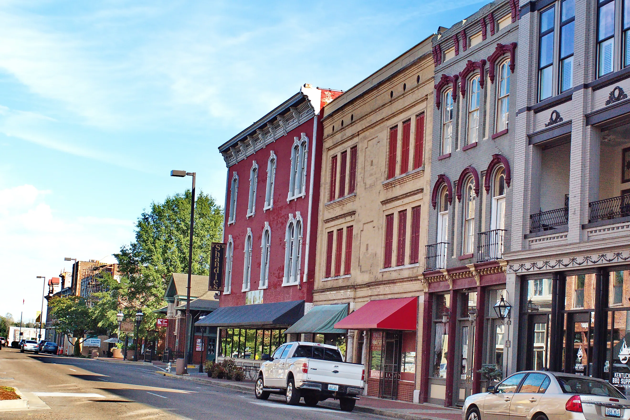 Street view in Paducah, Kentucky. Editorial credit: Angela N Perryman / Shutterstock.com