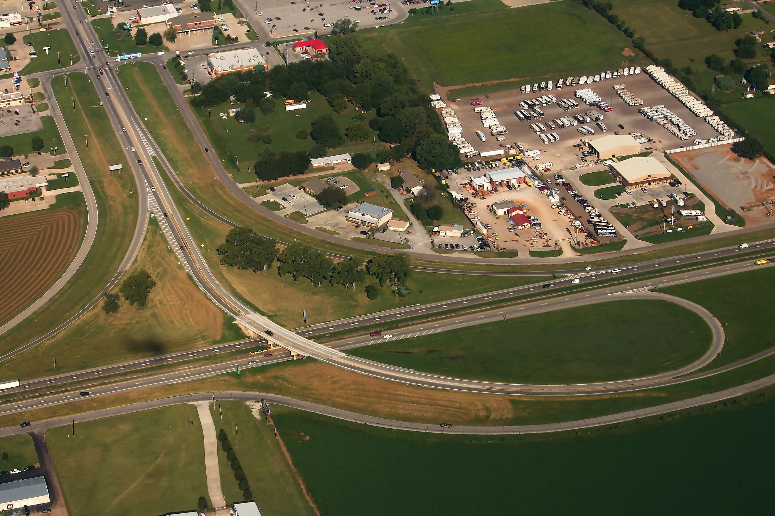 Aerial view of I-44 at OK37 near Newcastle, Oklahoma. Editorial credit: formulanone, CC BY-SA 2.0, via Wikimedia Commons