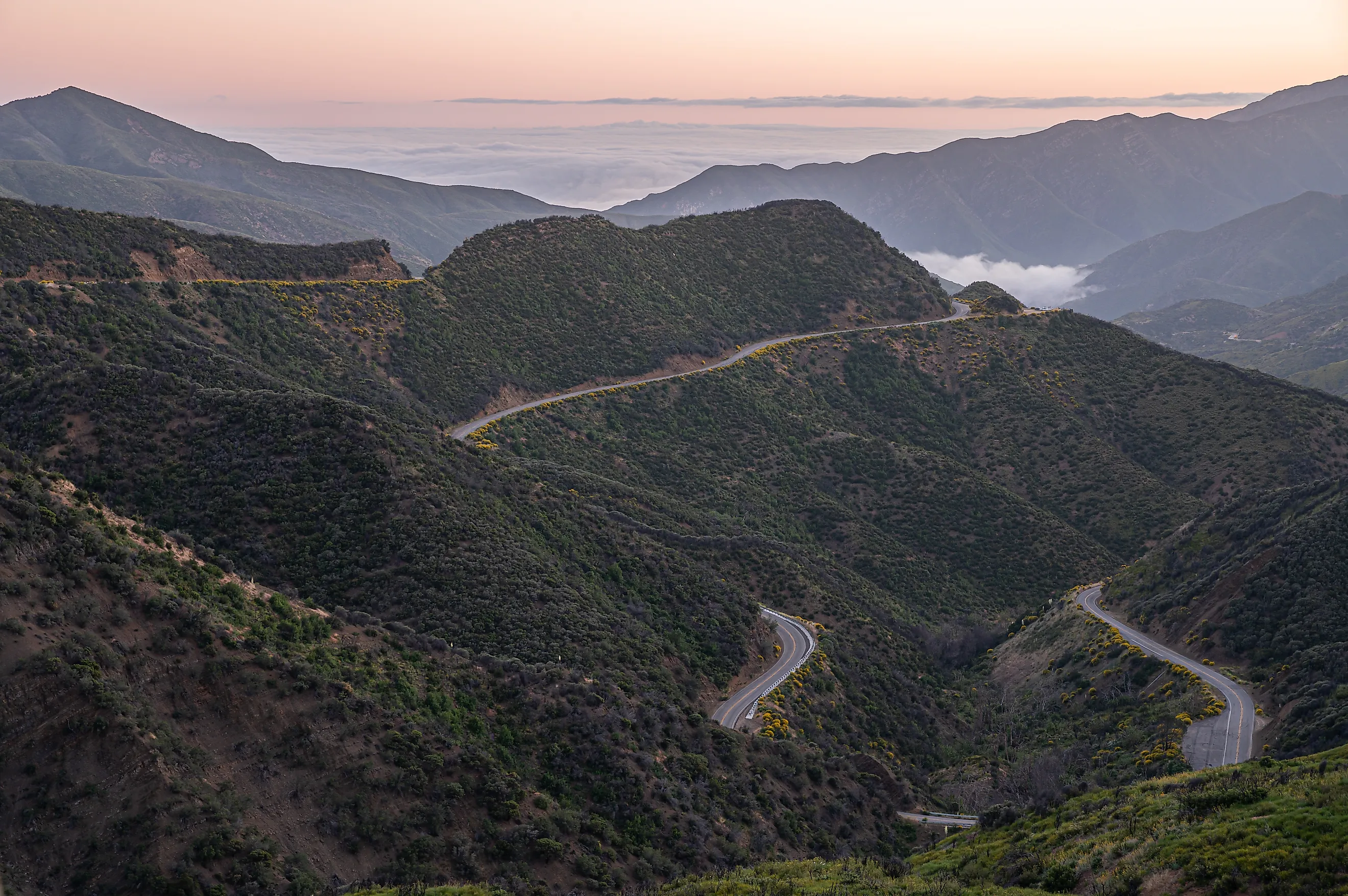 Hwy 33 in the California Mountains near Ojai. Credit: Joseph Paguio / Shutterstock