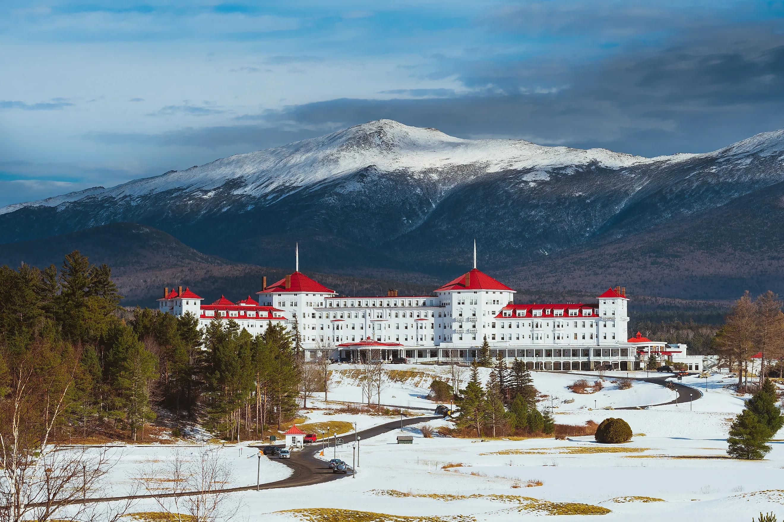 Mount Jefferson and the Omni Mount Washington Resort in New Hampshire.