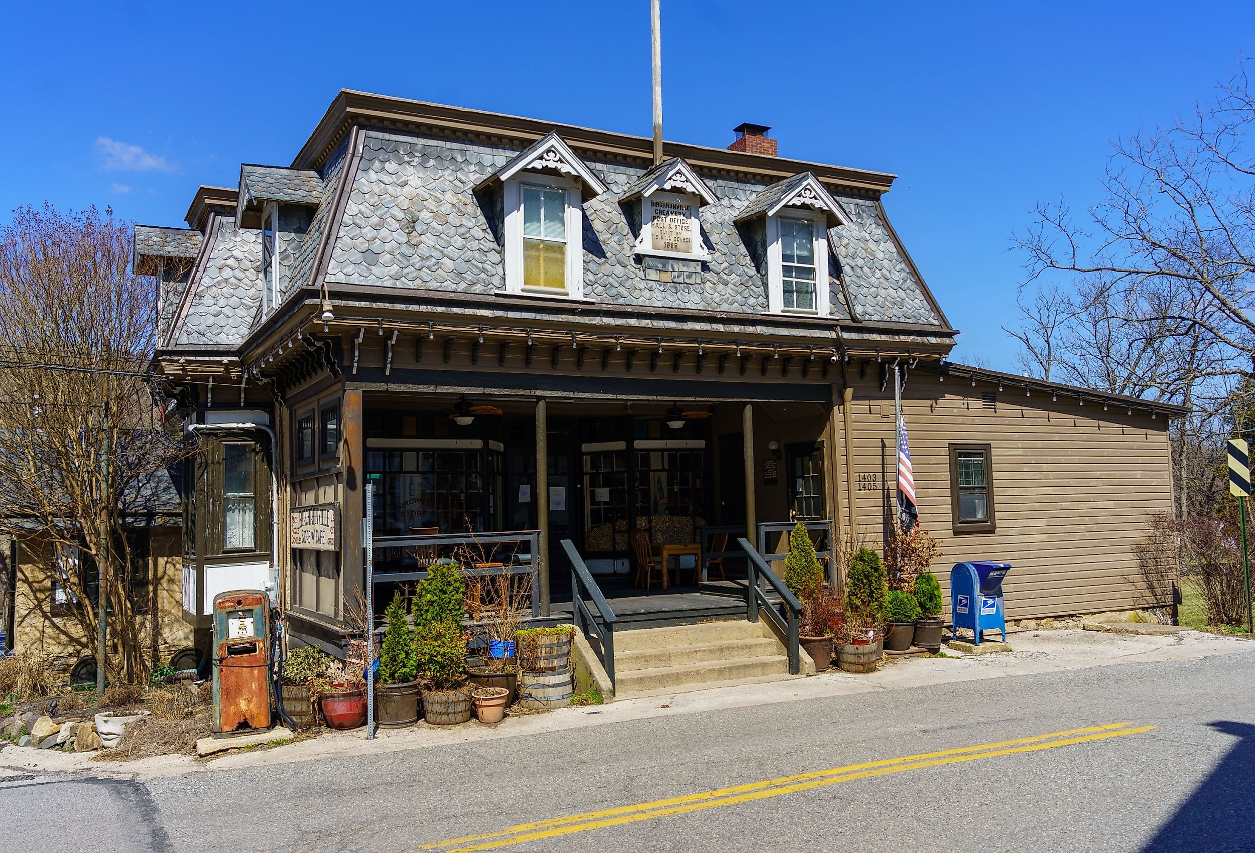 The Birchrunville General Store, which also includes the village post office, in Chester County. Image credit George Sheldon via Shutterstock.