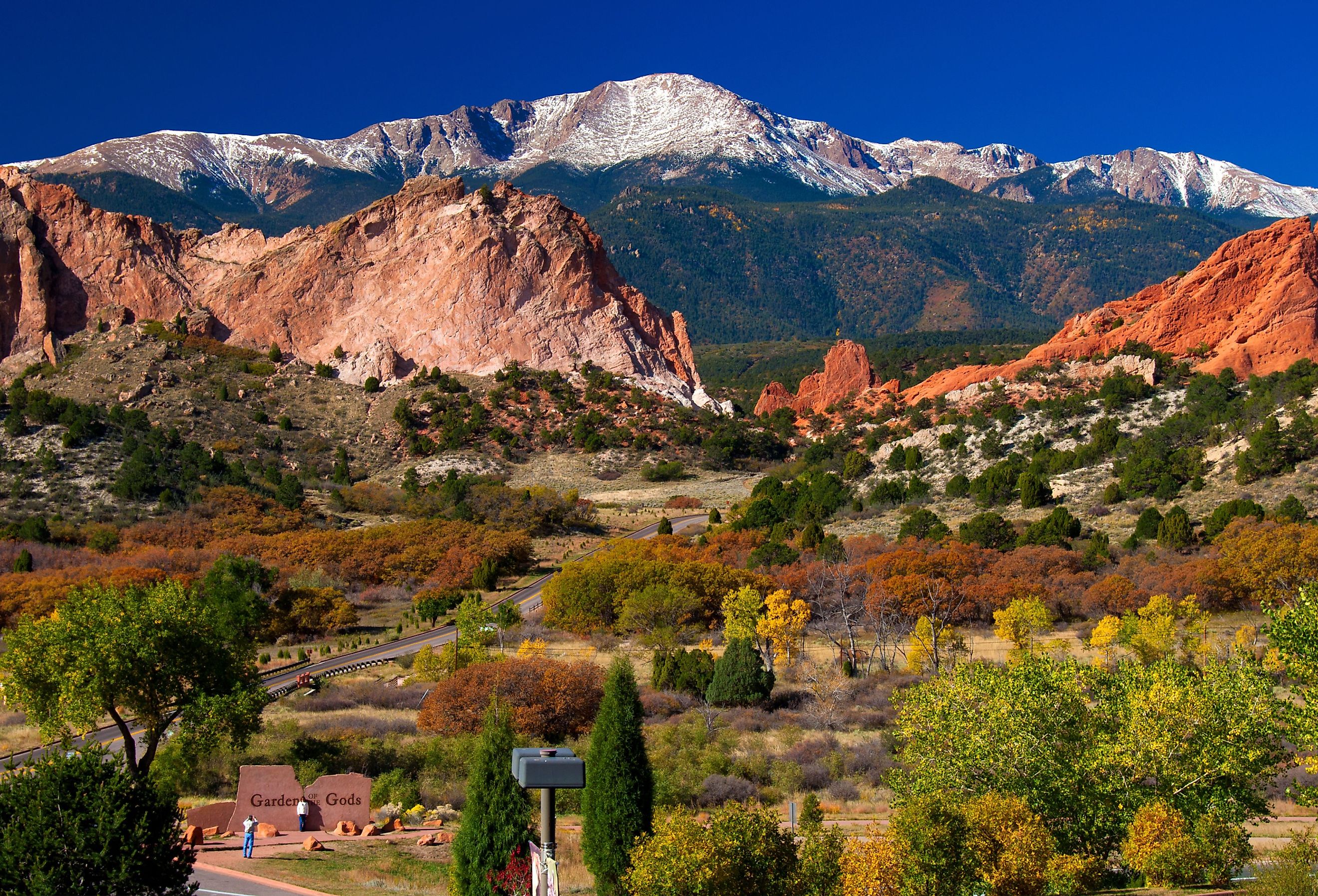 Beautiful Garden of the Gods Park with Pikes Peak soaring in the background, taken from the Garden of the Gods Visitor Center. Image credit John Hoffman via Shutterstock.