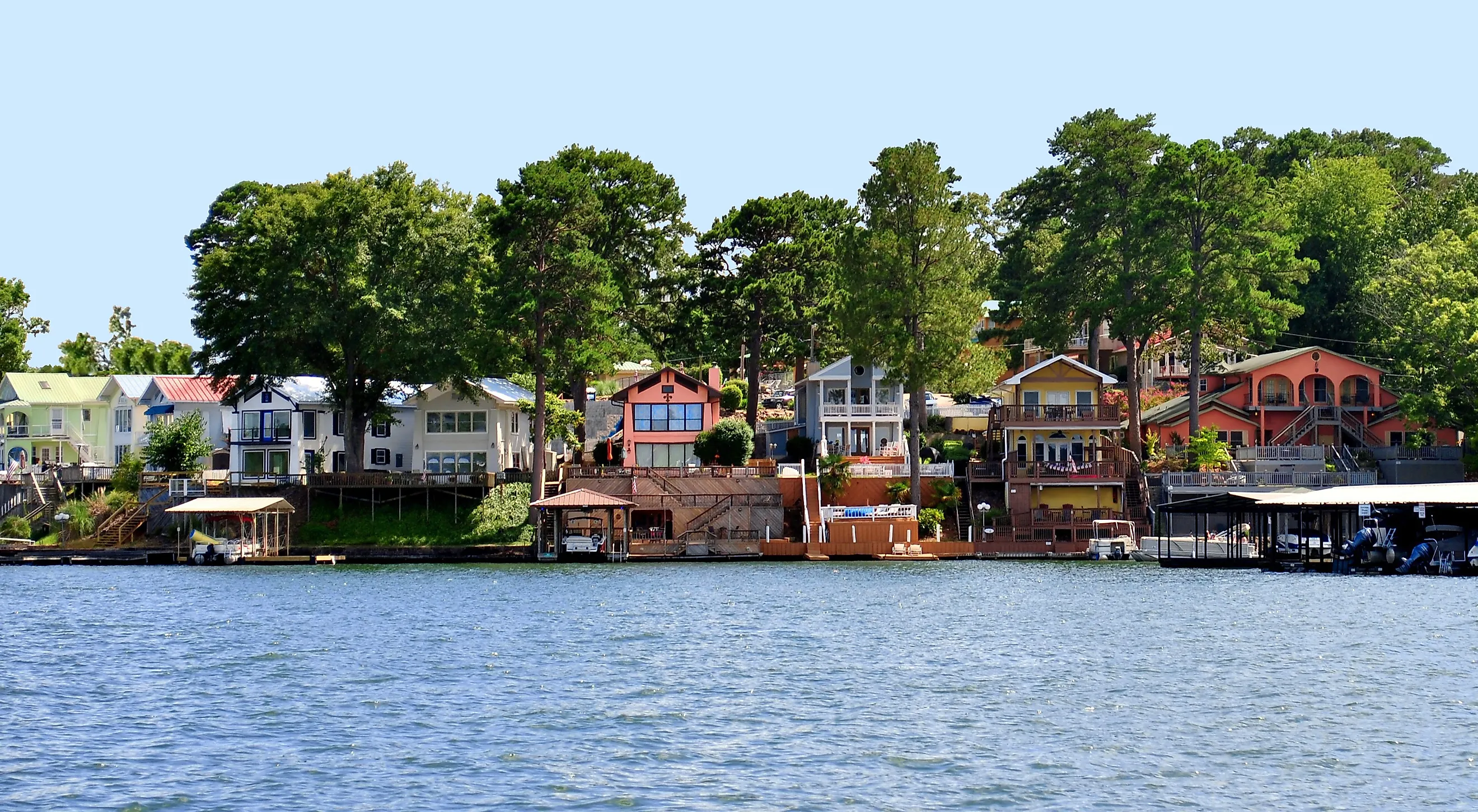 A row of colorful lake houses on Lake Hamilton in Hot Springs, Arkansas.