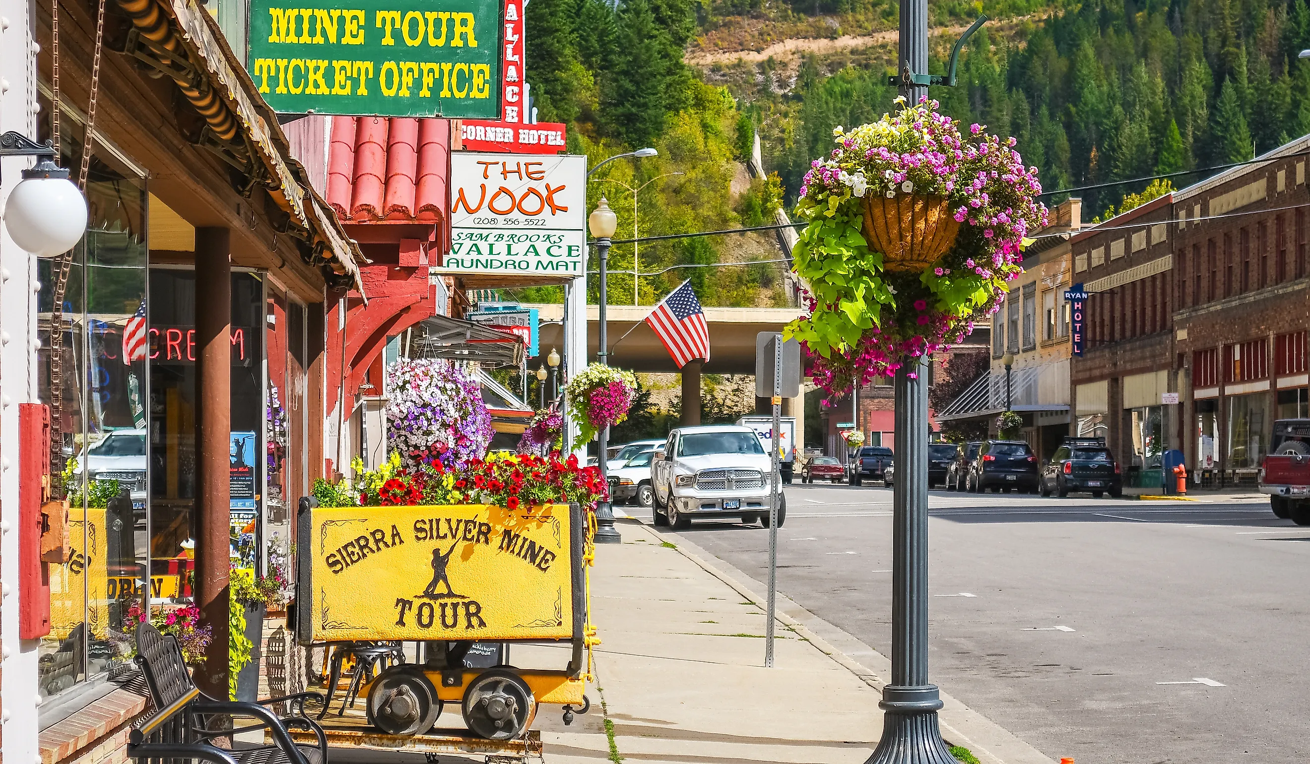 Main historic street through the 1800's Silver Valley mining town of Wallace. Editorial credit: Kirk Fisher / Shutterstock.com
