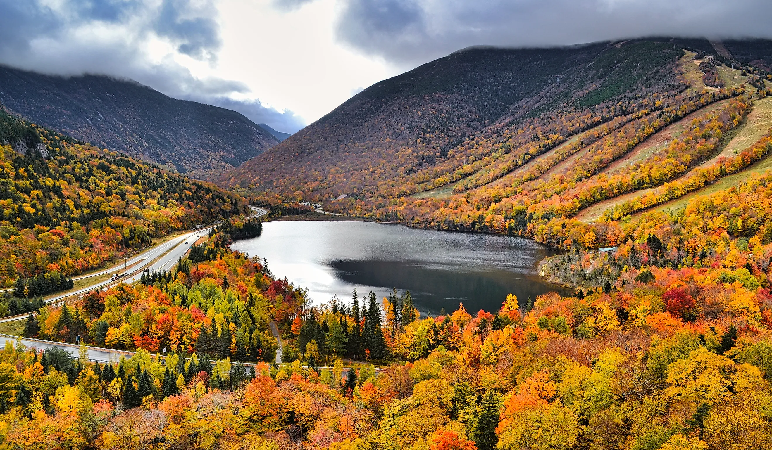 Fall colors in the Franconia Notch State Park, New Hampshire.