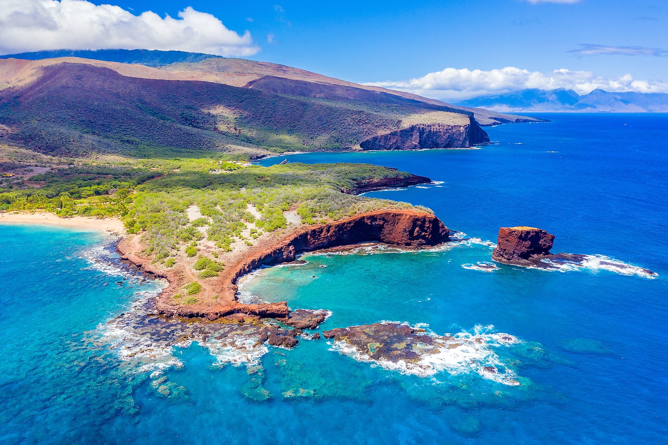 Aerial view of Lanai, Hawaii featuring Hulopo'e Bay and beach